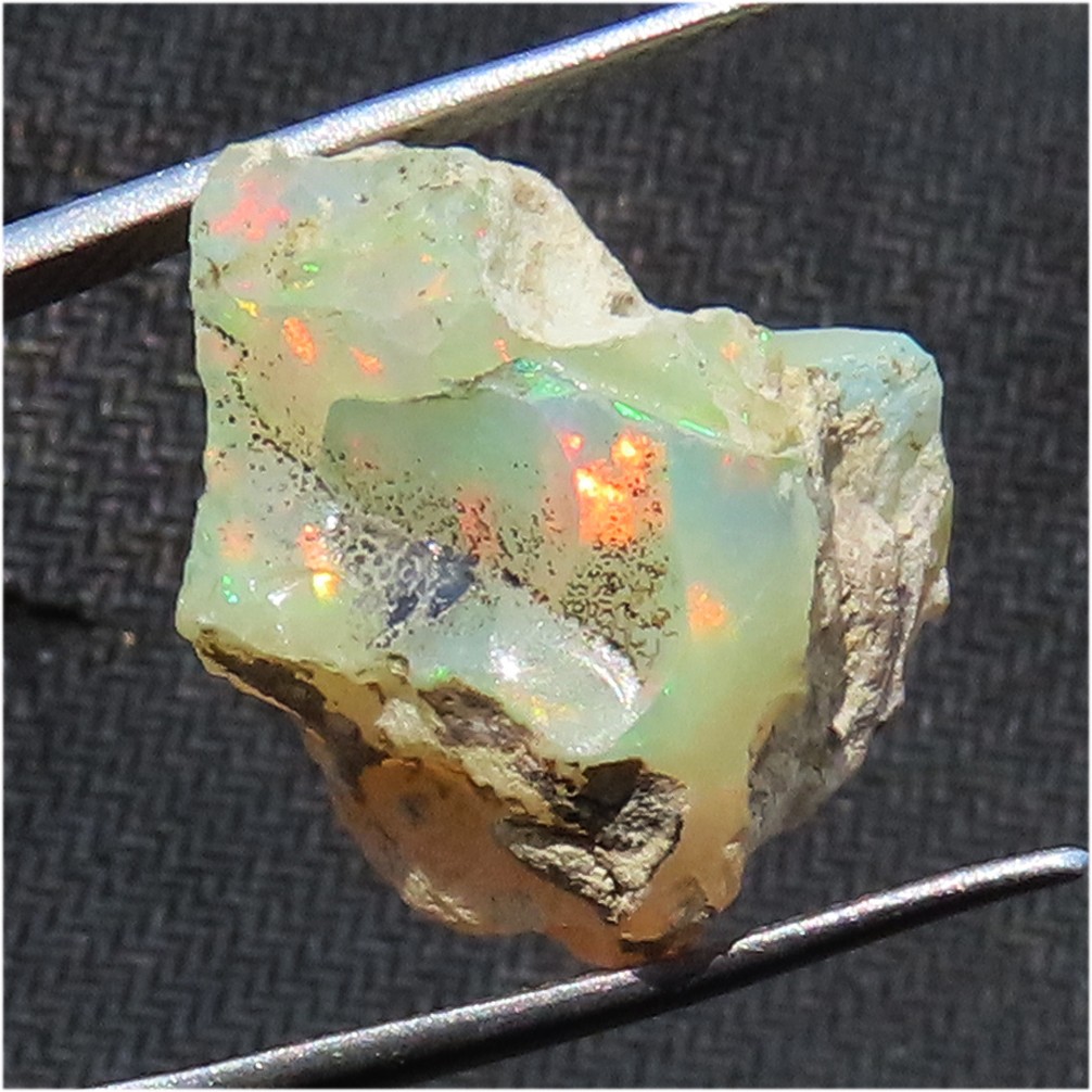 natural stunning fire ETHIOPIAN OPAL ROUGH specimen 13.45 Cts (13x15x12 mm) ja30