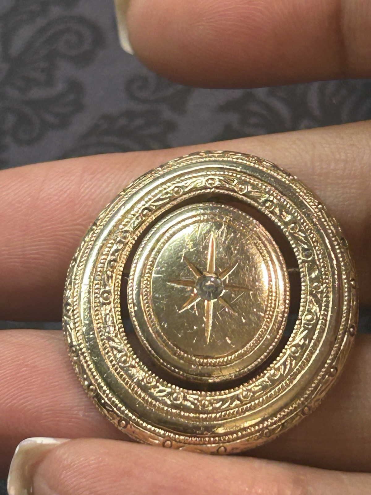 Vintage 1970s Avon Spinner Brooch Gold Tone Rotating Starburst Rhinestone Signed