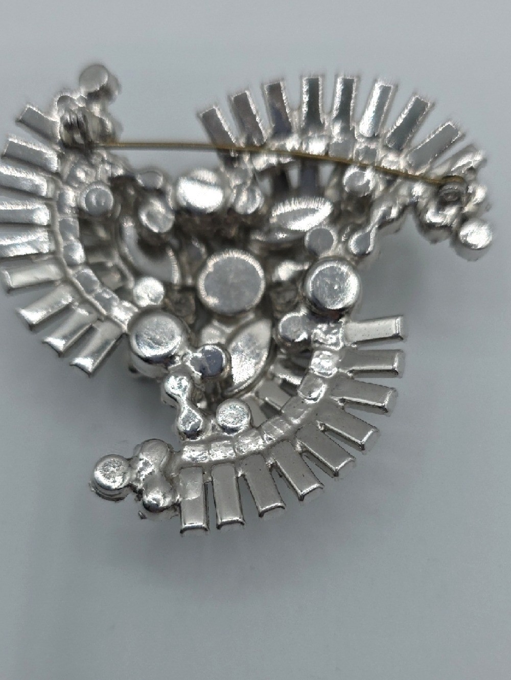 Juliana DeLizza & Elster Large Sparkling Ice Rinestones Swirling Brooch