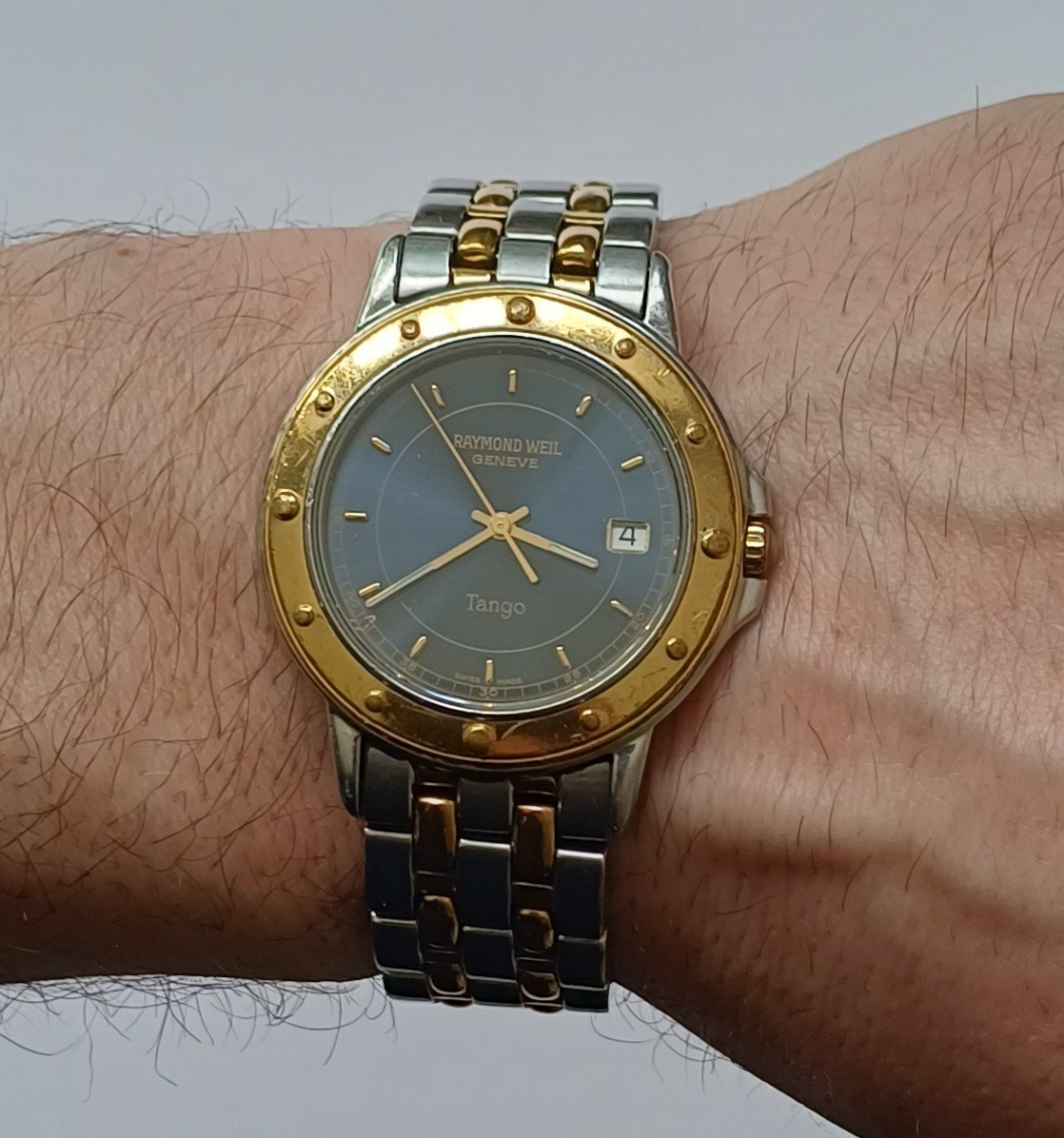 Raymond Weil 5560 Gents Two Tone Blue Dial Sapphire Crystal Quartz Watch, 34 mm