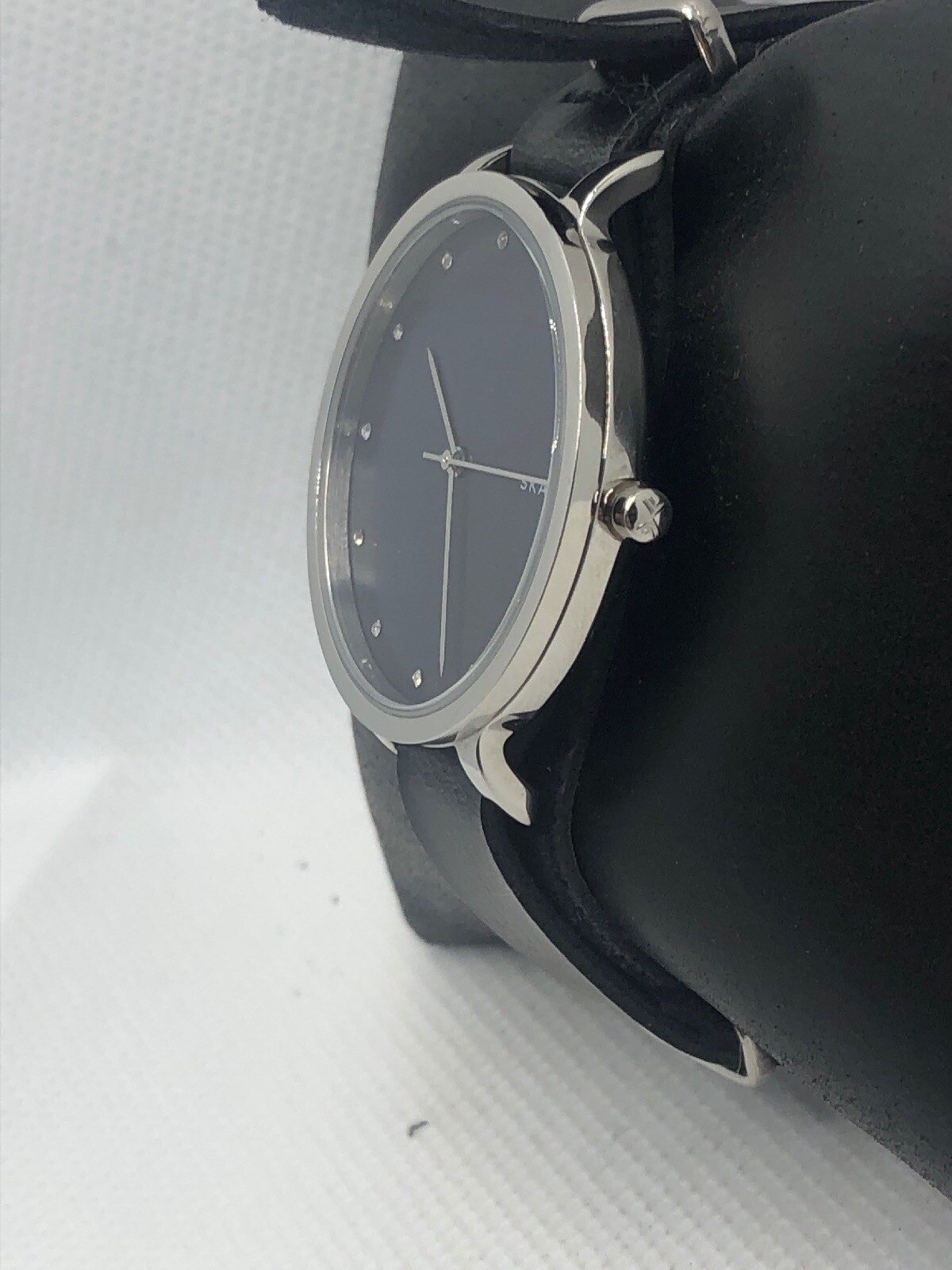 Skagen SKW2582 Women’s Black Leather Analog Blue Dial Quartz Genuine Watch OL37
