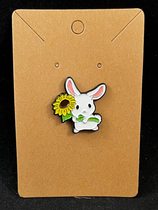 White Mouse with Sunflower – Enamel Pin – Novelty – Animals – About 1 Inch High