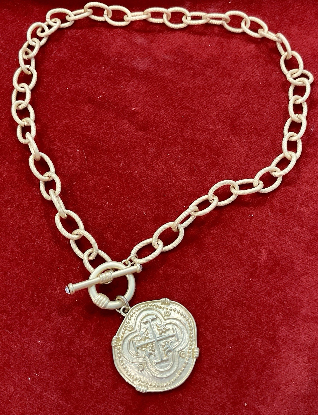 ‘02 FORNASH, STEPHANIE FORNASH KENNEDY 16” TOGGLE NECKLACE WITH CROSS COIN PENDA