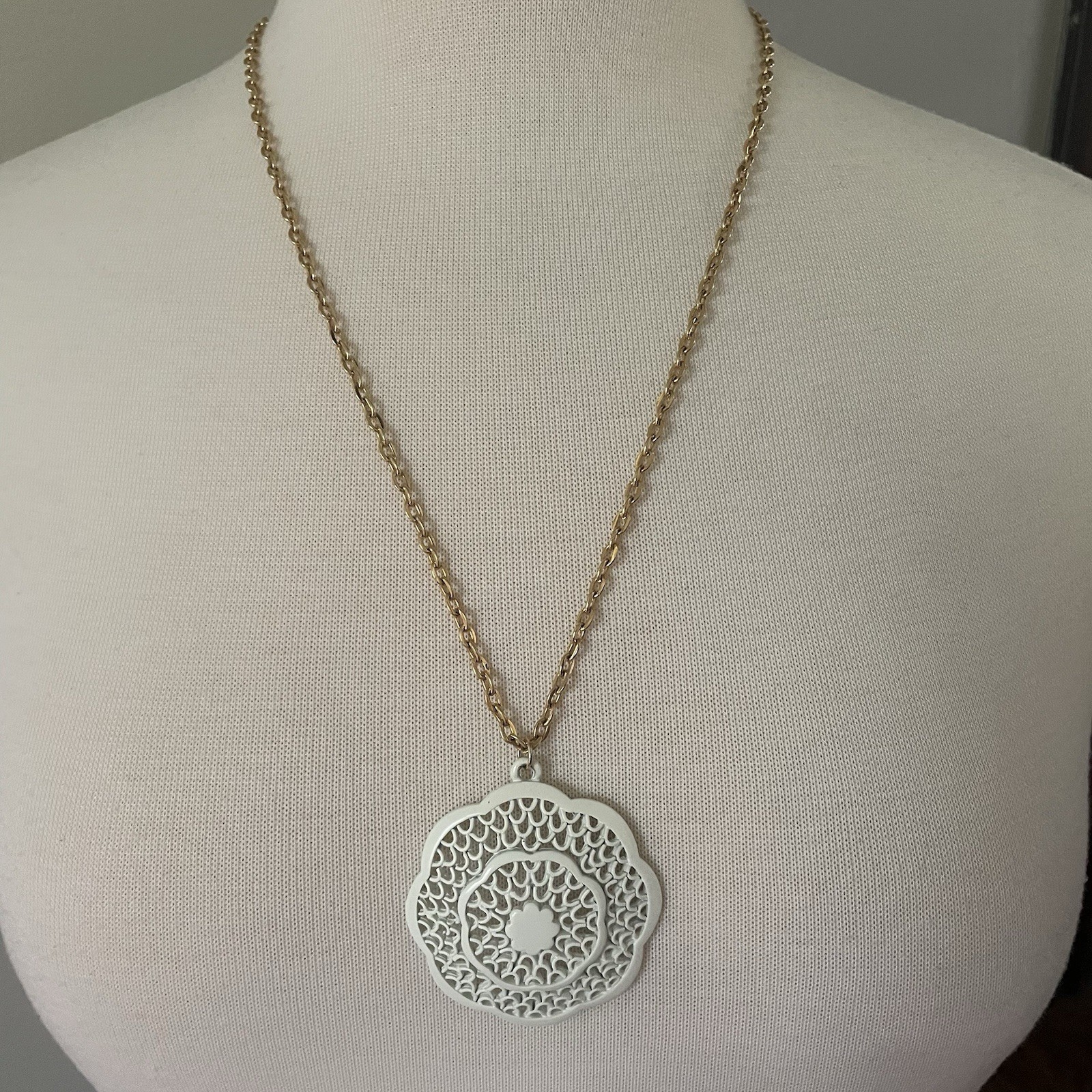 Vintage Large Round White Filigree Statement Pendant Gold Tone Necklace