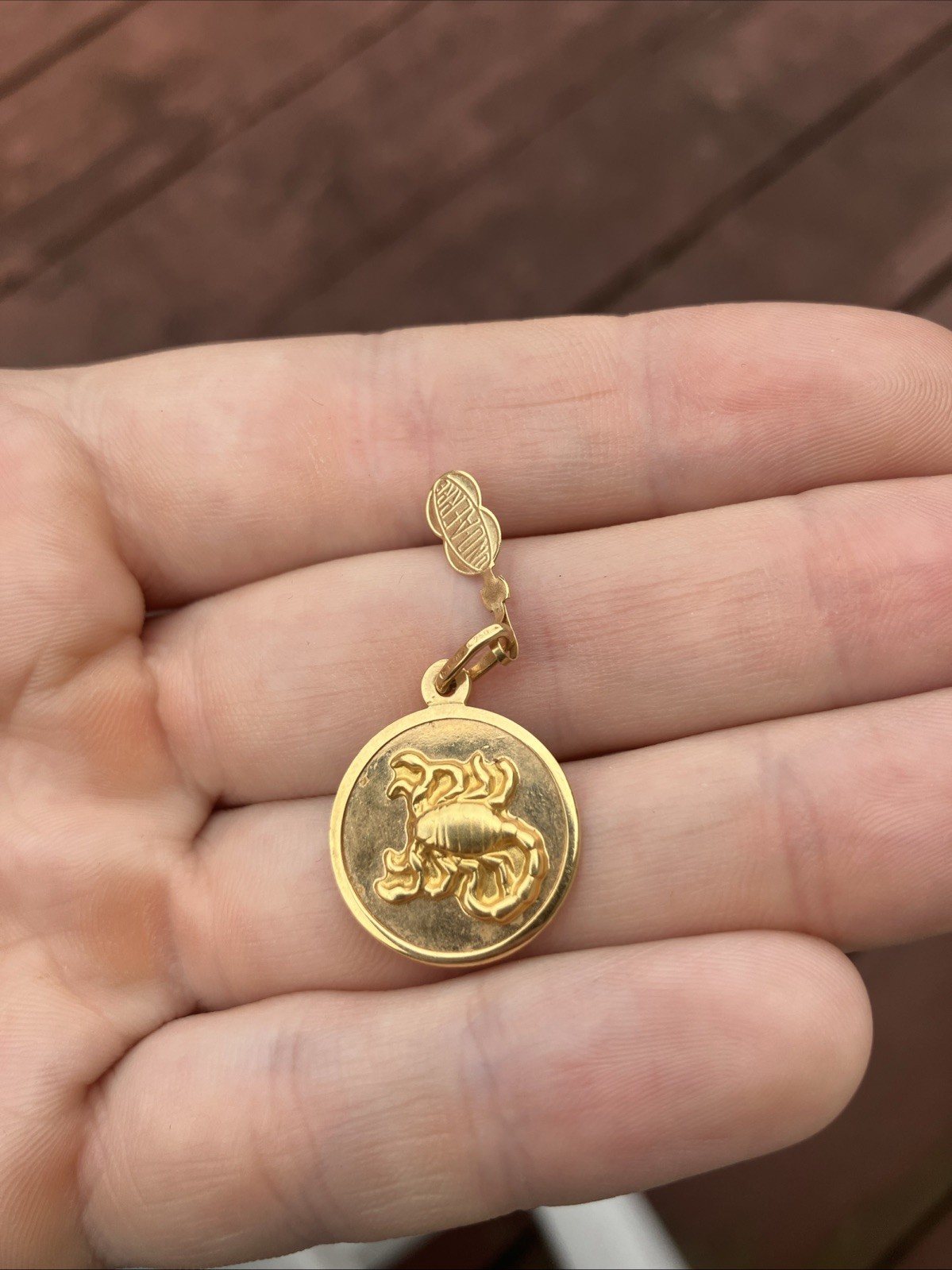 unoaerre Italian 18k gold scorpio pendant 1970s Marked 750 Vintage Jewelry
