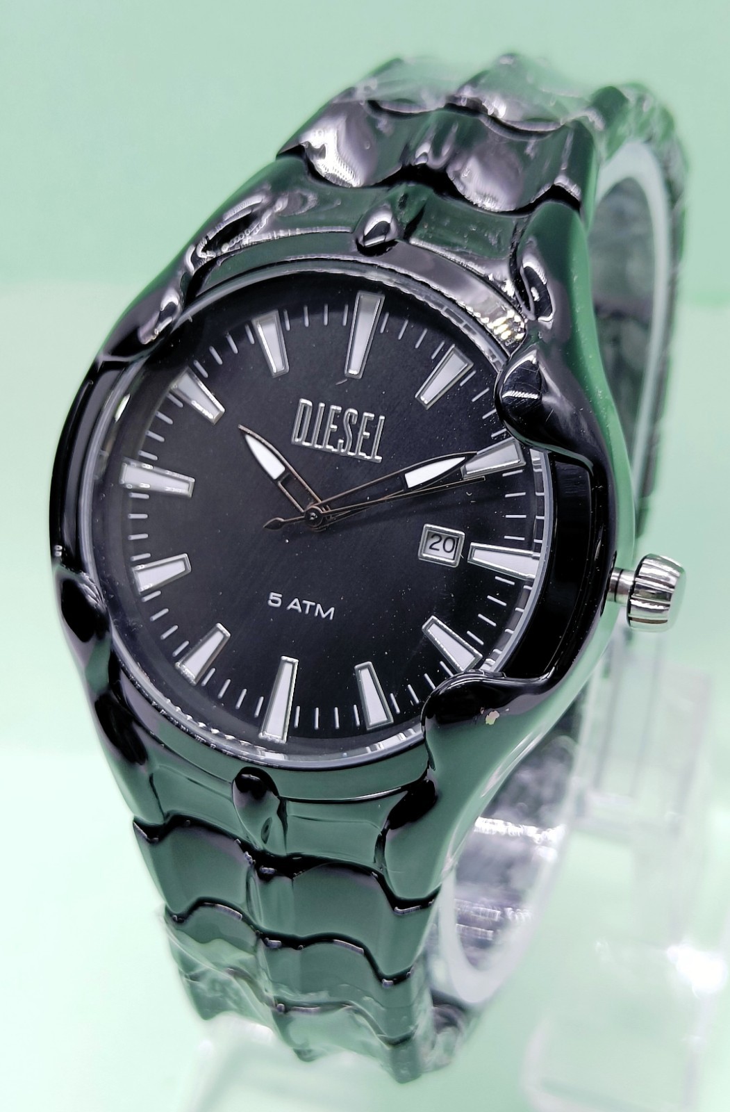 Awesome Diesel Date Indicator Analog Dial Color Black Quartz Men’s Wrist Watch