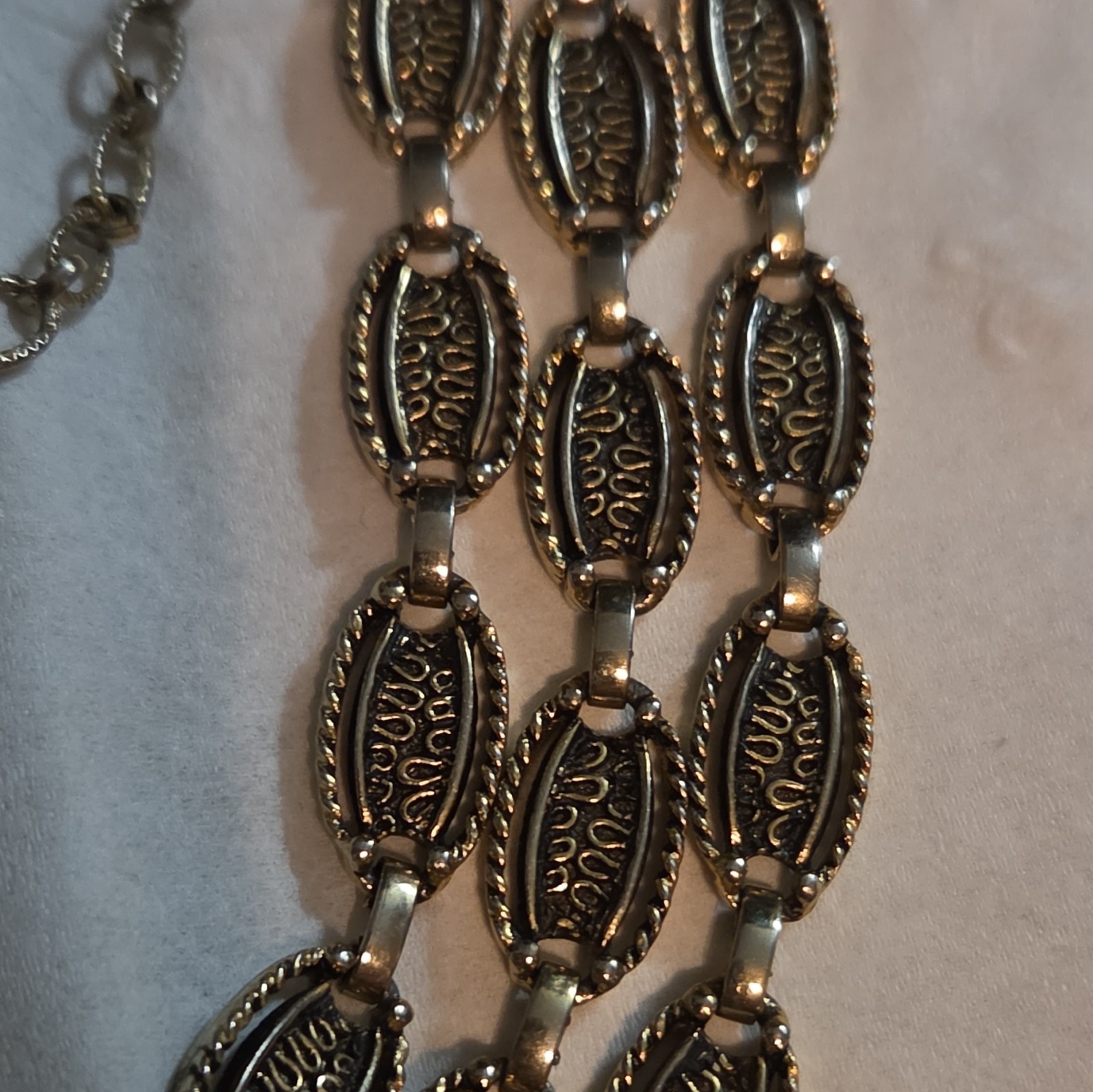 Vintage Sarah Coventry Desert Flowers Triple Strand Gold Tone Bib Necklace Chain