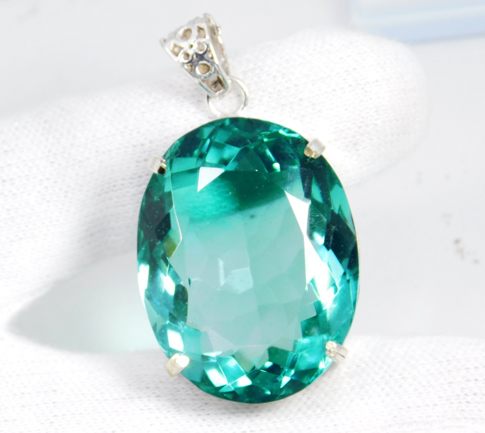 Certified, Natural 138.20 Ct Excellent Blue Aquamarine Pendant Oval Cut Gemstone