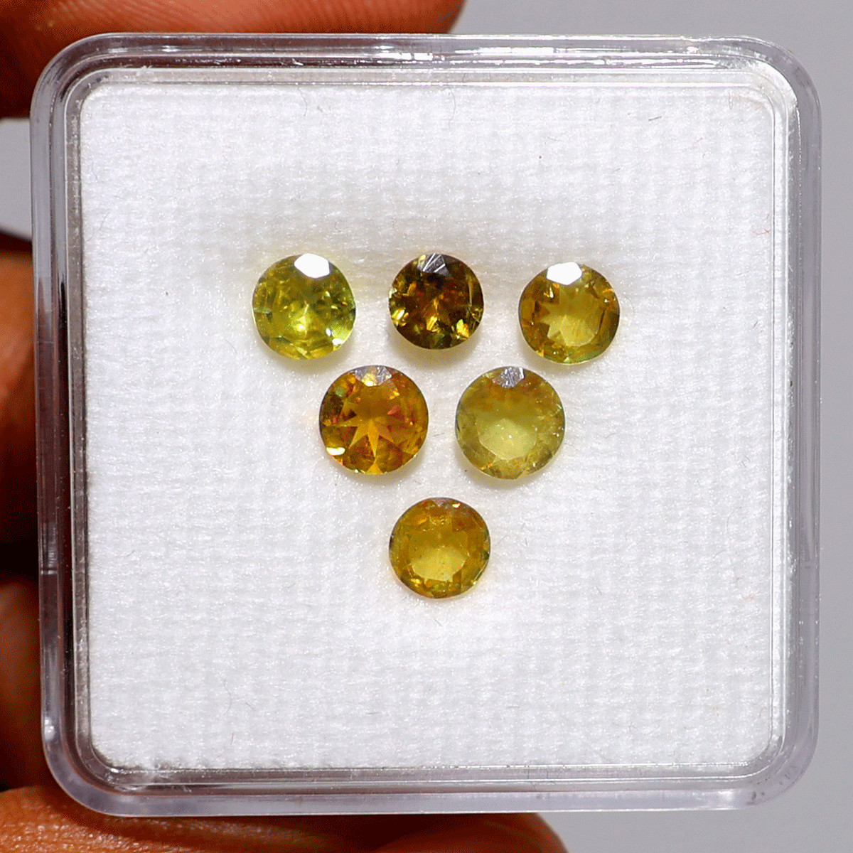 6 PC Natural Sphene Titanite Hi-Quality 4.4mm-5mm Round Faceted Cut Gemstone Lot