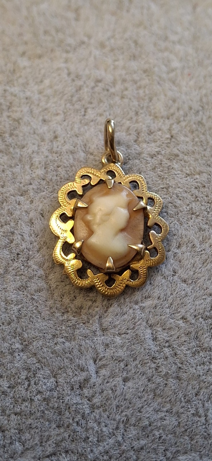 Vintage 9ct Gold Cameo Pendant Charm
