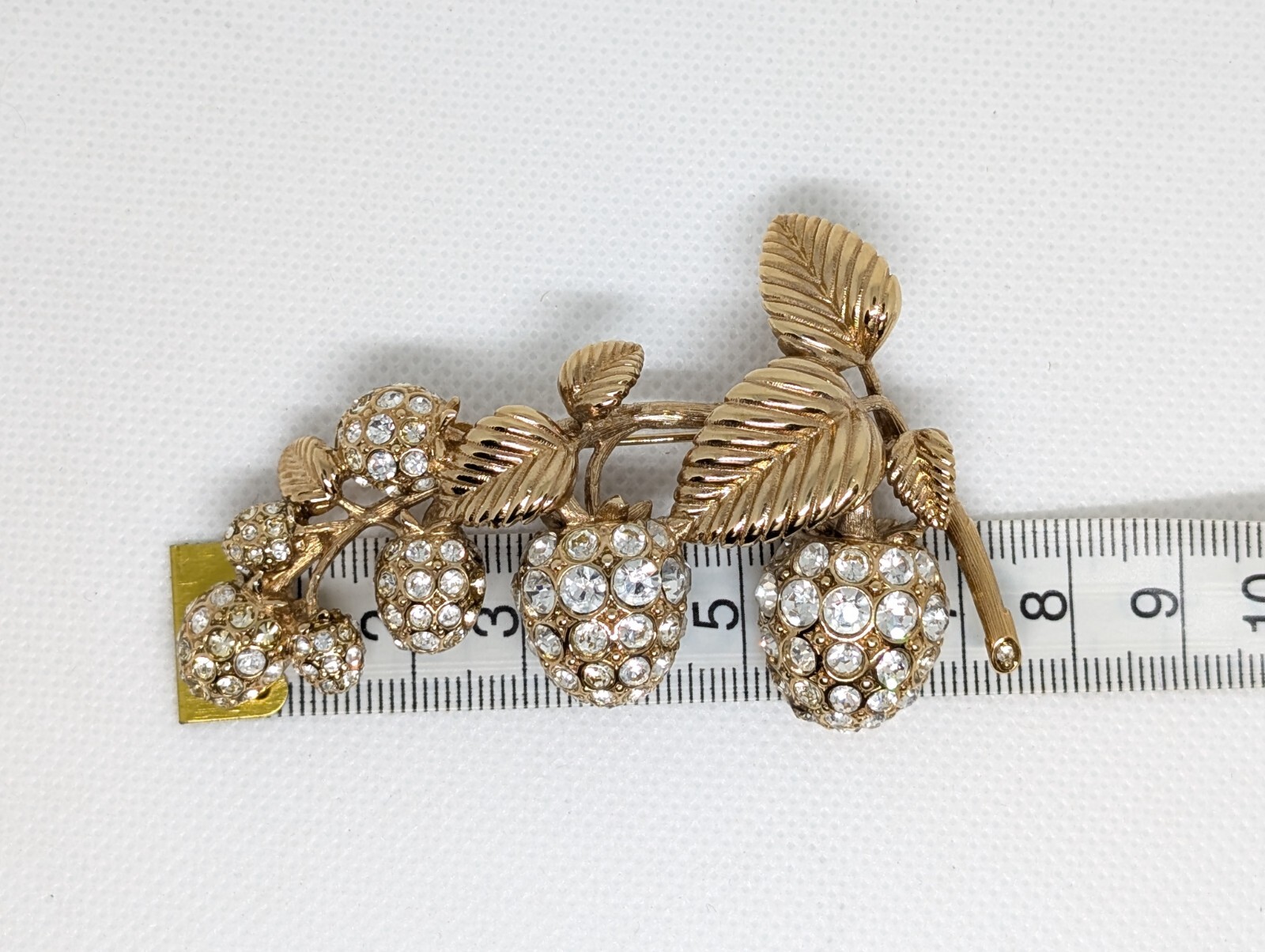 Swarovski Crystal Strawberry Vine Brooch 7.5cm Vintage