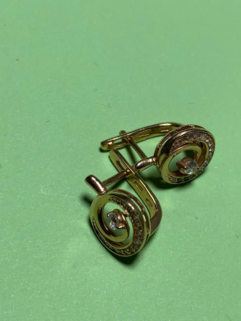 Vintage earrings from Ukraine made of 14-karat gold (583 assay value), Ukrainia