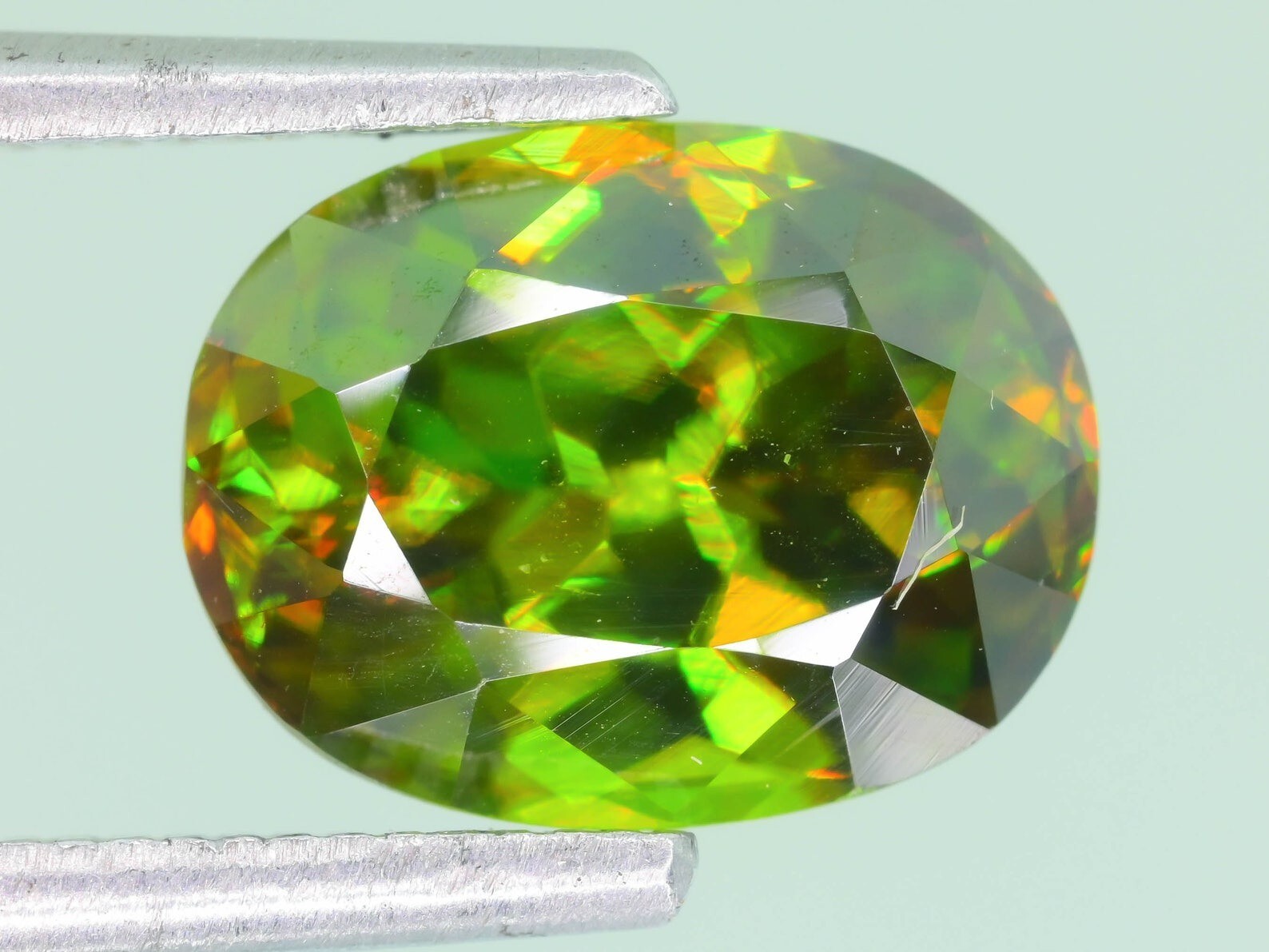 4 Ct Natural Full Fire Sphene Titanite Oval Shape Gemstone For Jewellery