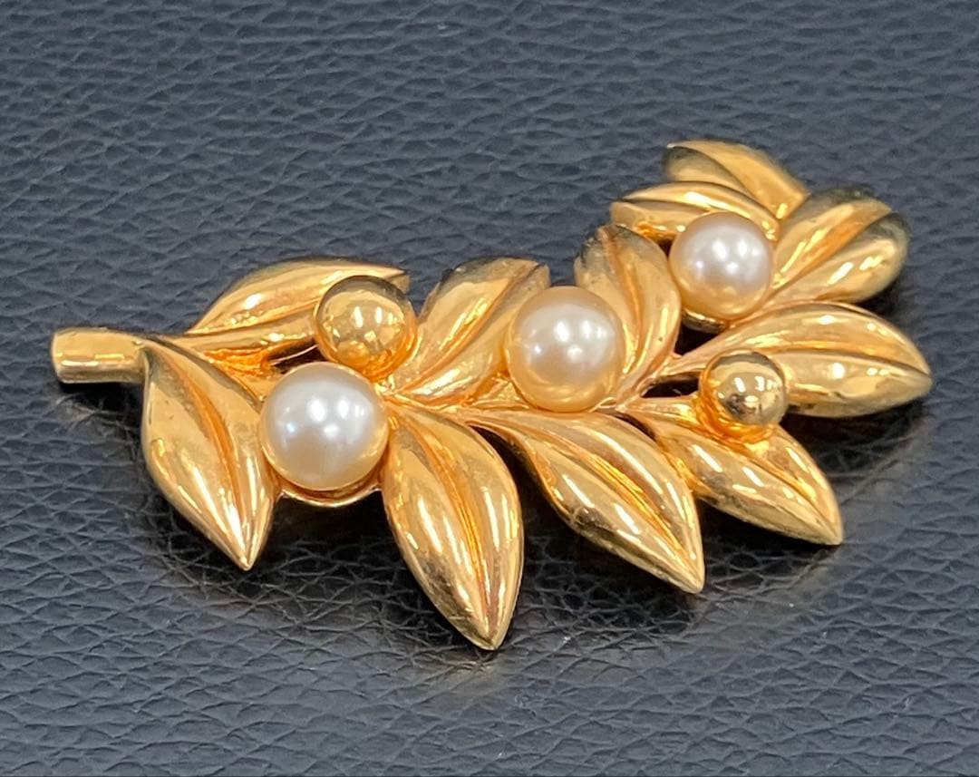 LANVIN Germany Vintage Brooch Top