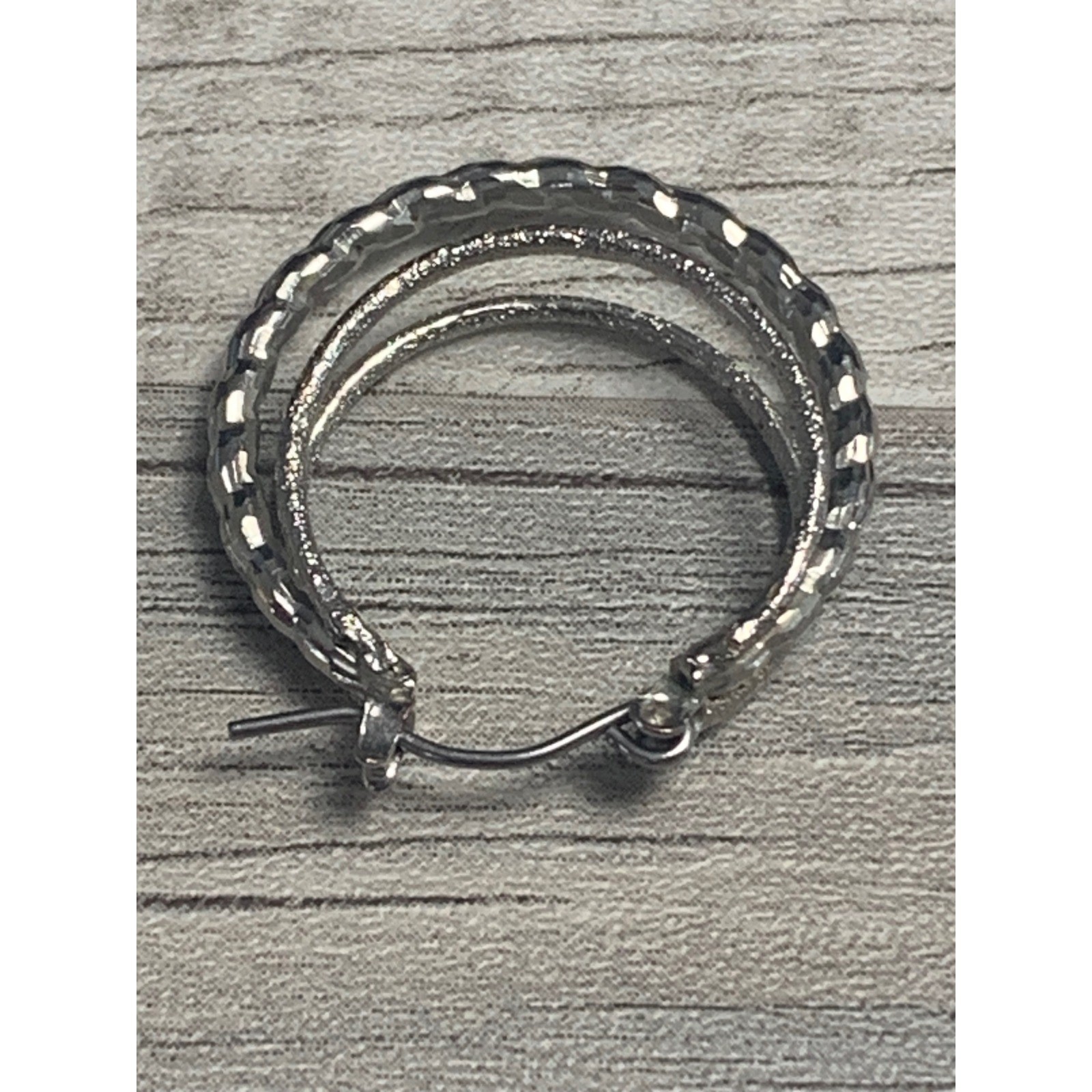 Silver Tone Triple Layer Hoop Earrings Textured Scalloped Glitter Latch Back 1″