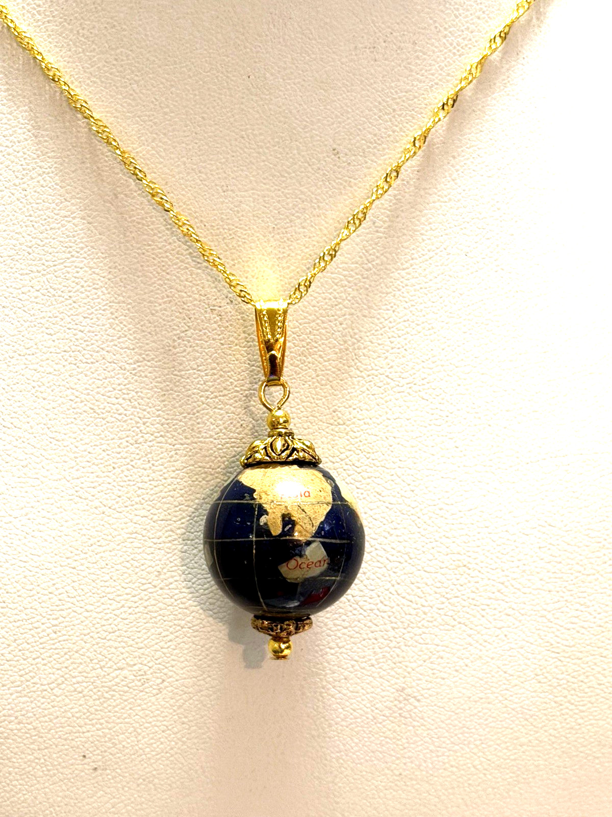 *NEW ITEM-LG. VTG. 20MM LAPIS GEMSTONE INTARSIA WORLD GLOBE NECKLACE. g