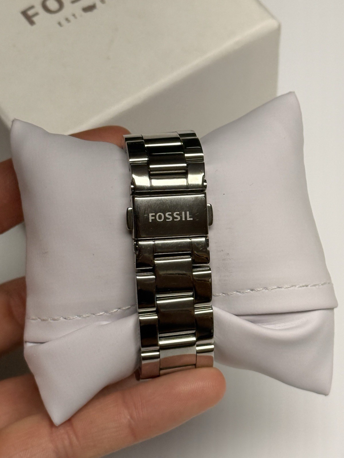Fossil CE1087 Silver White Ceramic Bezel Stainless Steel Date Watch 40mm