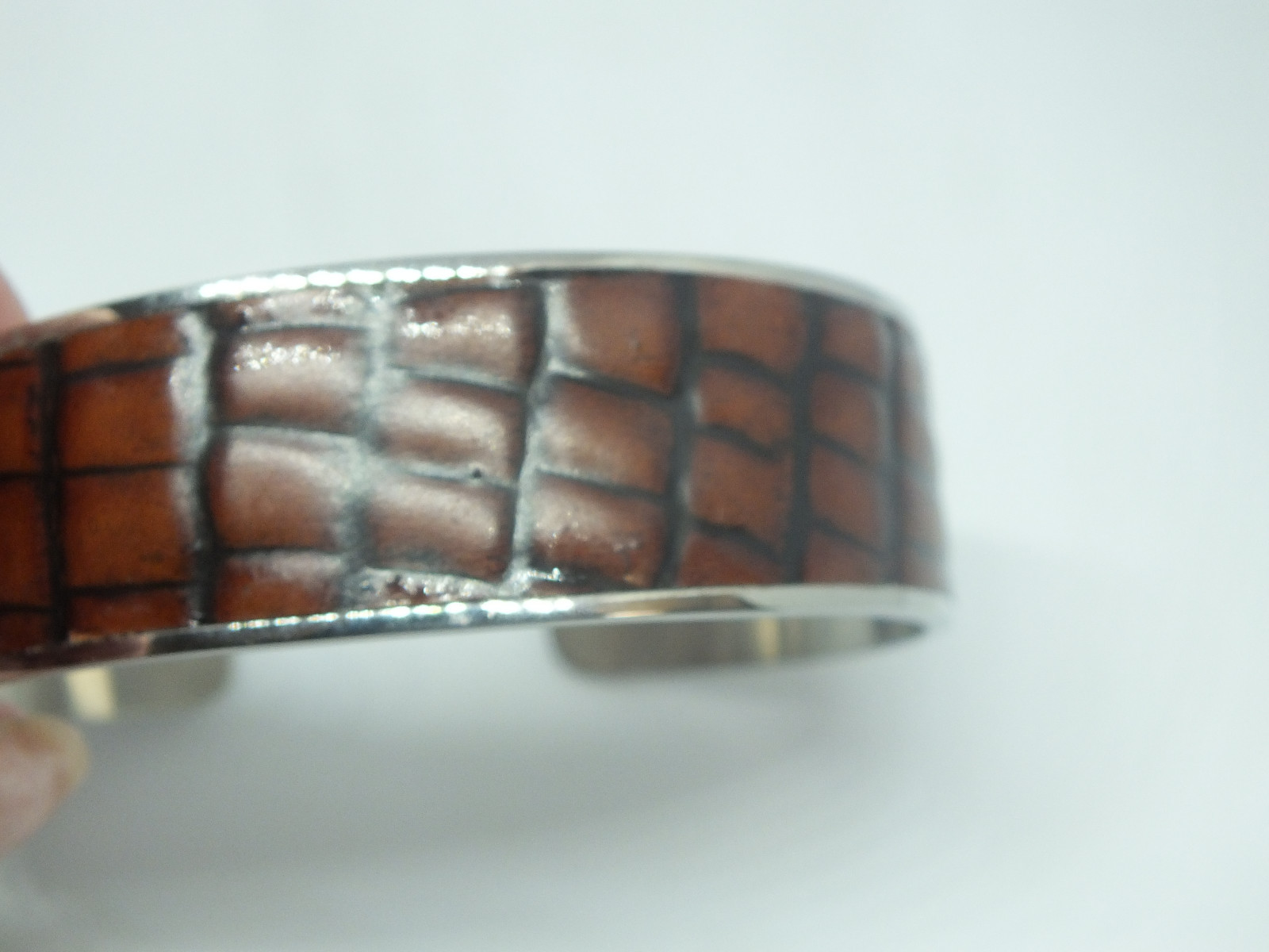 Stunning Cuff Bracelet Silver Tone Brown Black Textured Inset 3/4″ Wide x 2 3/8″