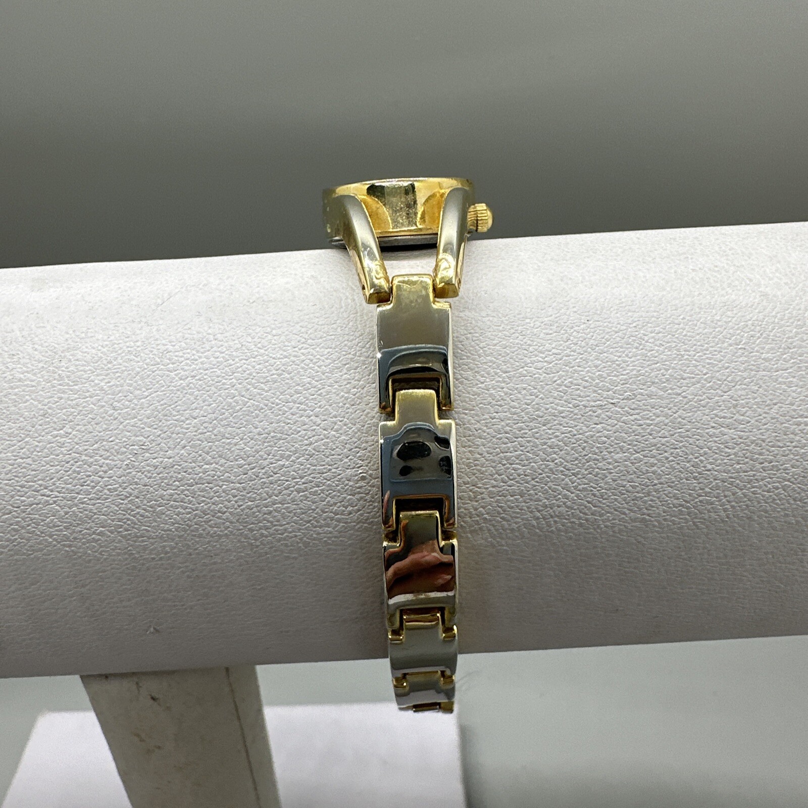 Vintage Ladies Advance Watch Gold Tone Cuff Bracelet 7.25 In, Scratched Dial