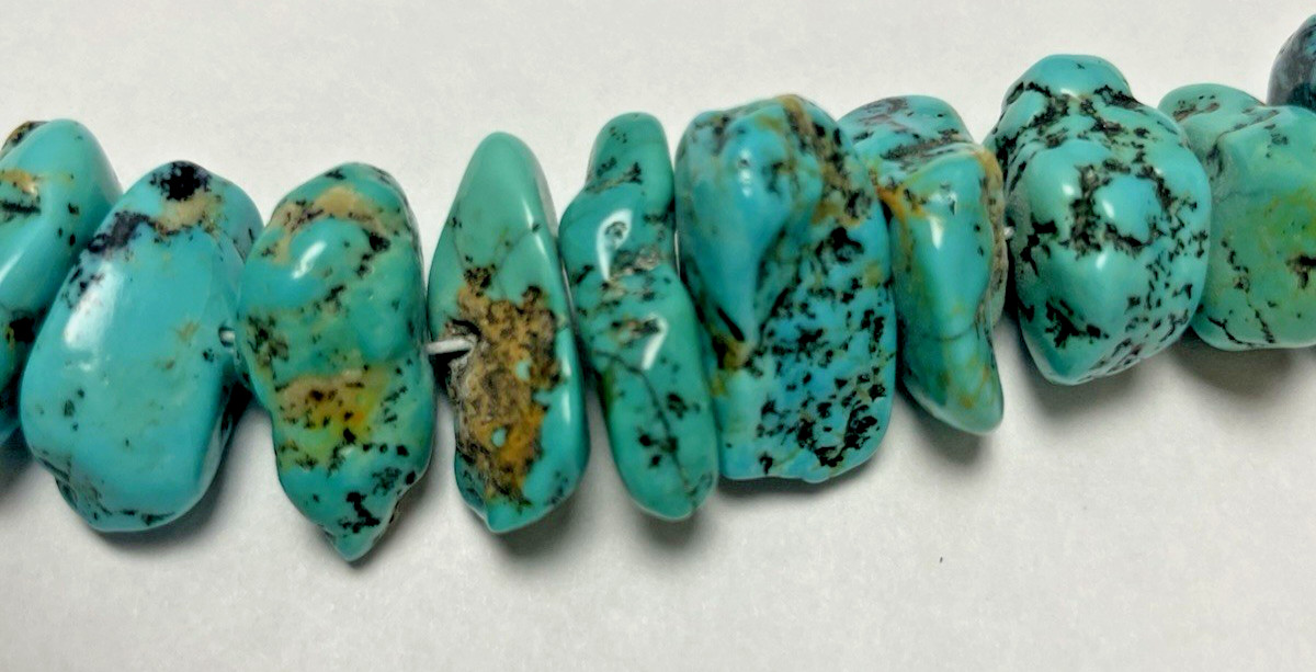 Vintage Chunky Southwest Turquoise & Shell Necklace 27, 1/2″ 61 Pieces Turquoise