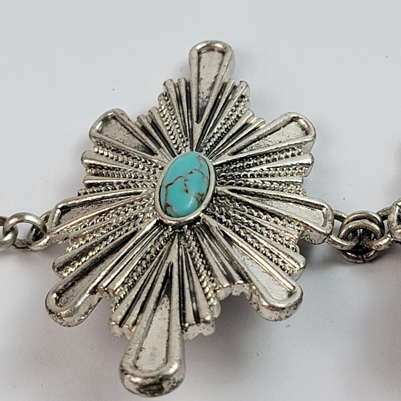 Lucky Brand Silver-Tone Turquoise Bead Chunky Native American Style Bracelet 7″