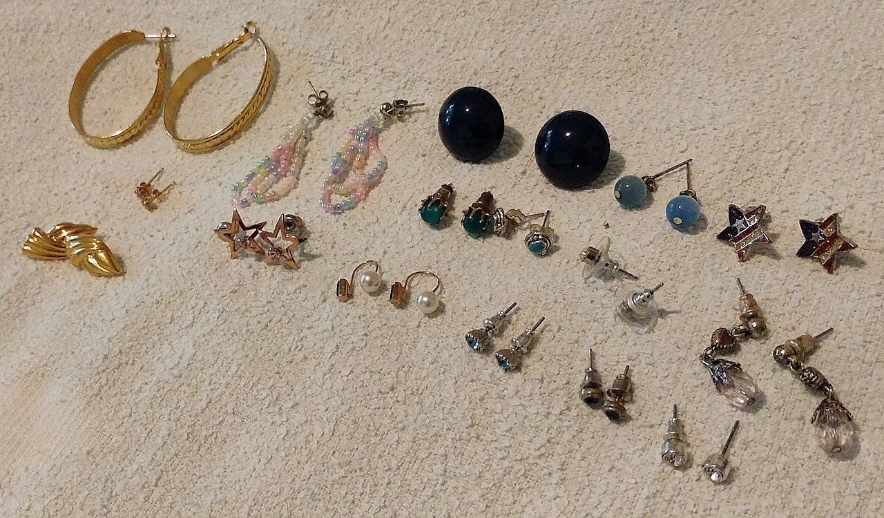 Lot of 16 Pairs of Vintage Stud & Hook Earrings – Estate, Family, Etc. READ!