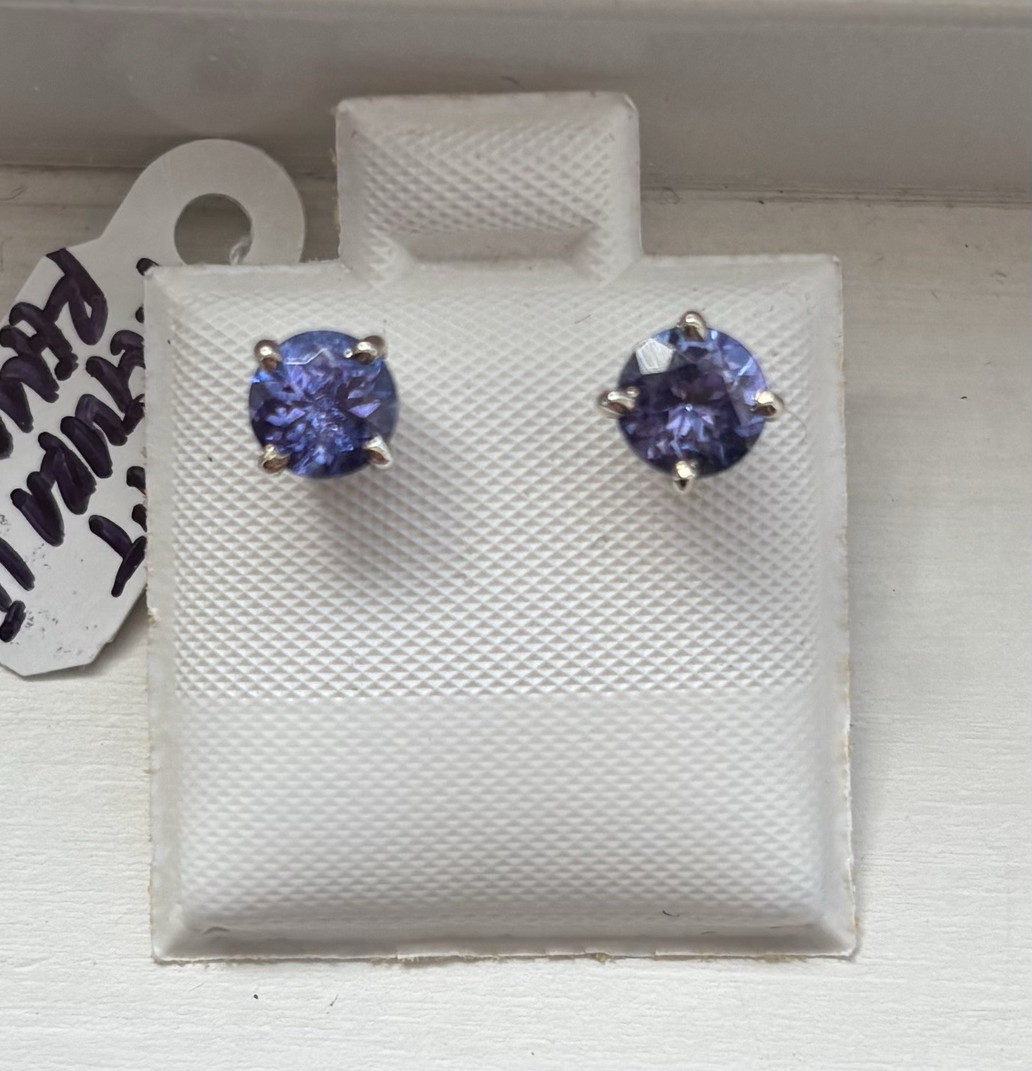 14k White gold stud screwback Round Tanzanite earring AAA 1.06 carats USA 5mm