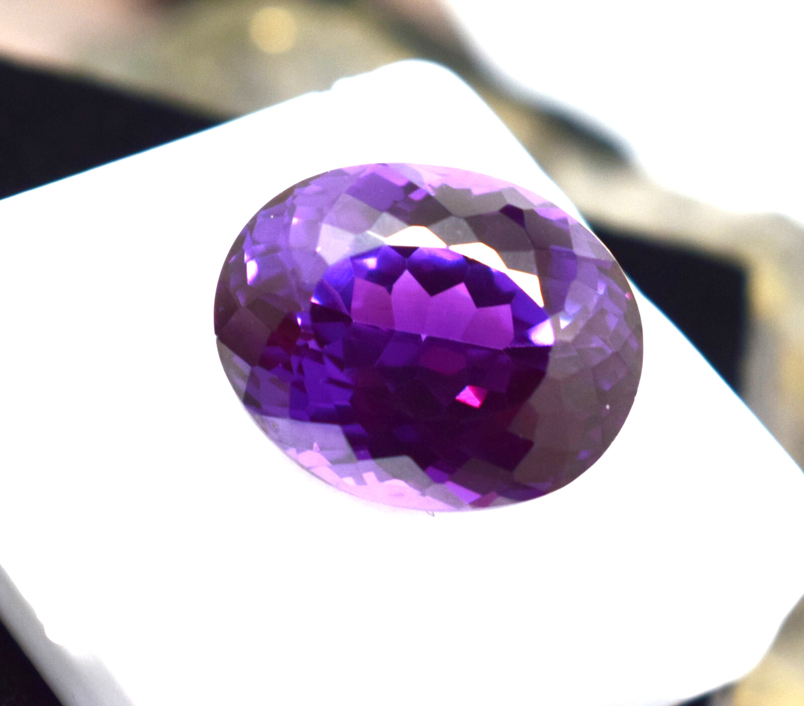 Natural Oval Cut 20.00 Ct Flawless Russian Color Changing Alexandrite Gemstone