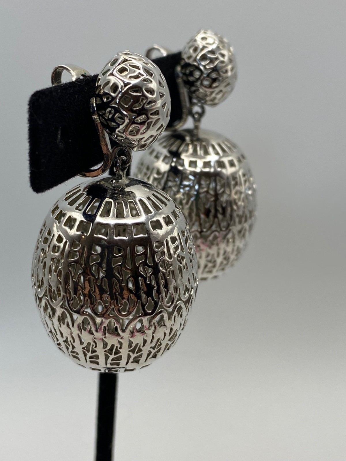 Trifari Mandalay Taj Mahal Lantern Clip-On Earrings Vintage Silver-Tone Filigree