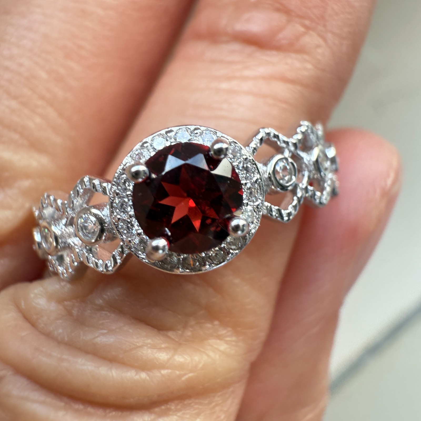 925 Sterling Silver Ring 5mm Red Natural Rhodolite Garnet Gemstone Zircon Gift
