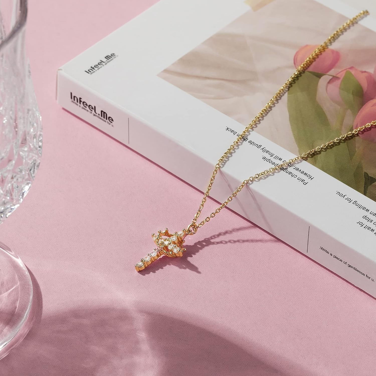 Adjustable Gold Cross Necklace with Gift Box – A Thoughtful Women’s Jewelry Gift