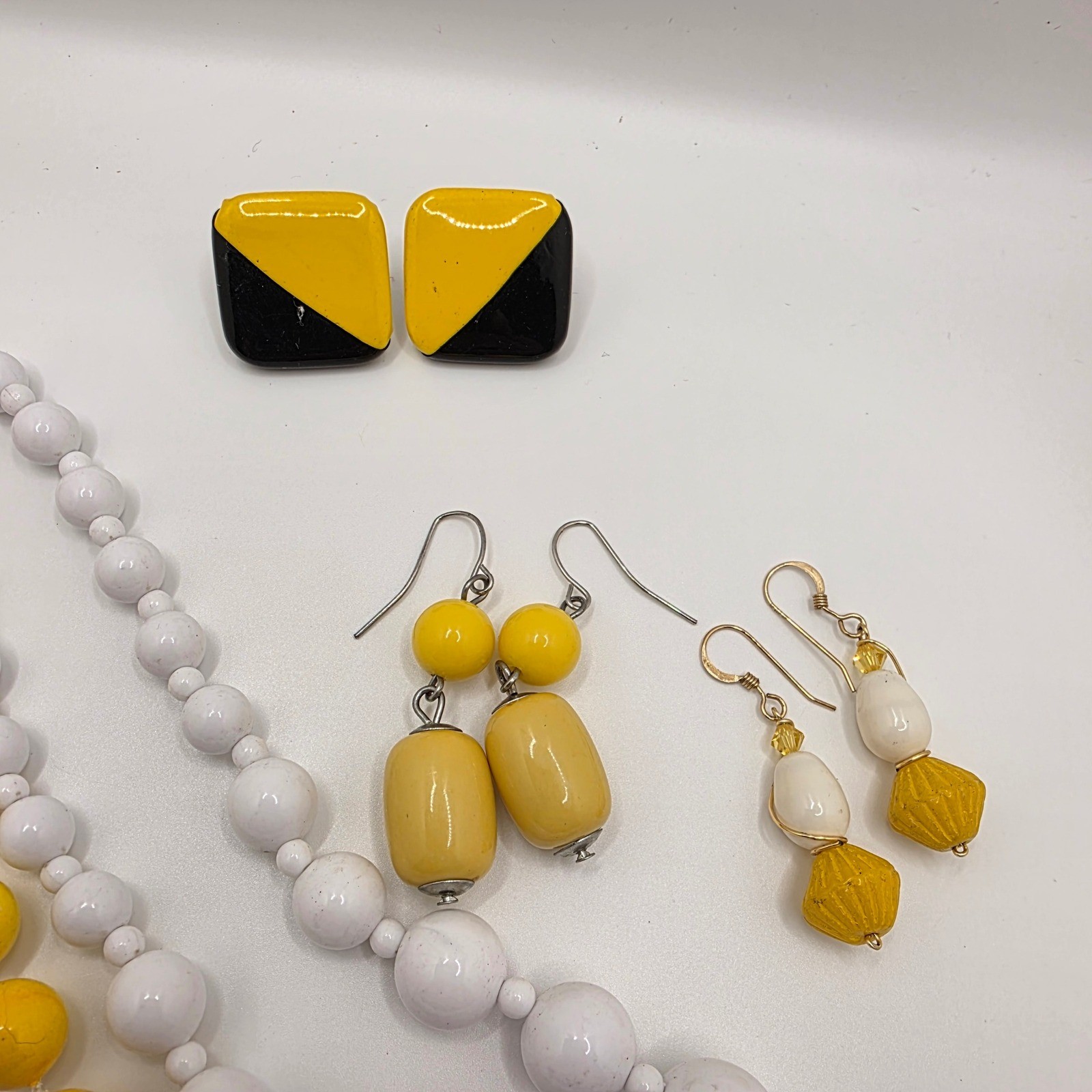 Vintage 1960s Mod Yellow White Black Beaded Necklace Earring 5pc Jewelry Lot