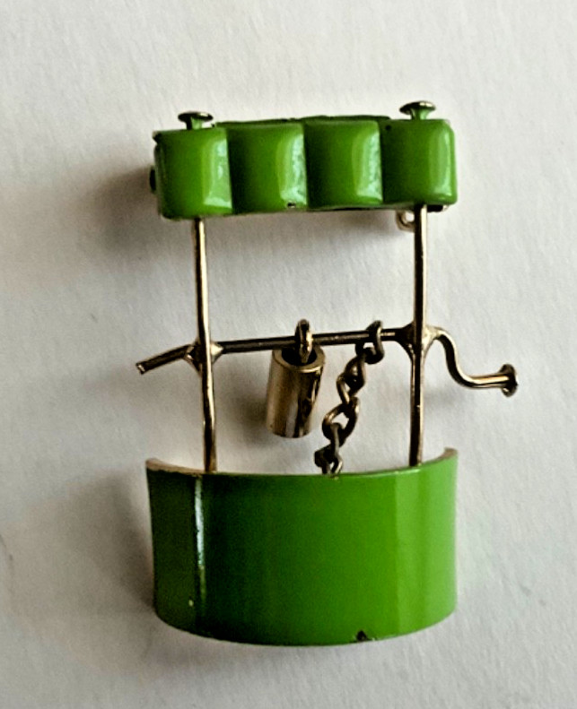 Vintage Green & Gold Toned Wishing Well w/ Swinging Bucket Approx 1.5 in * Read