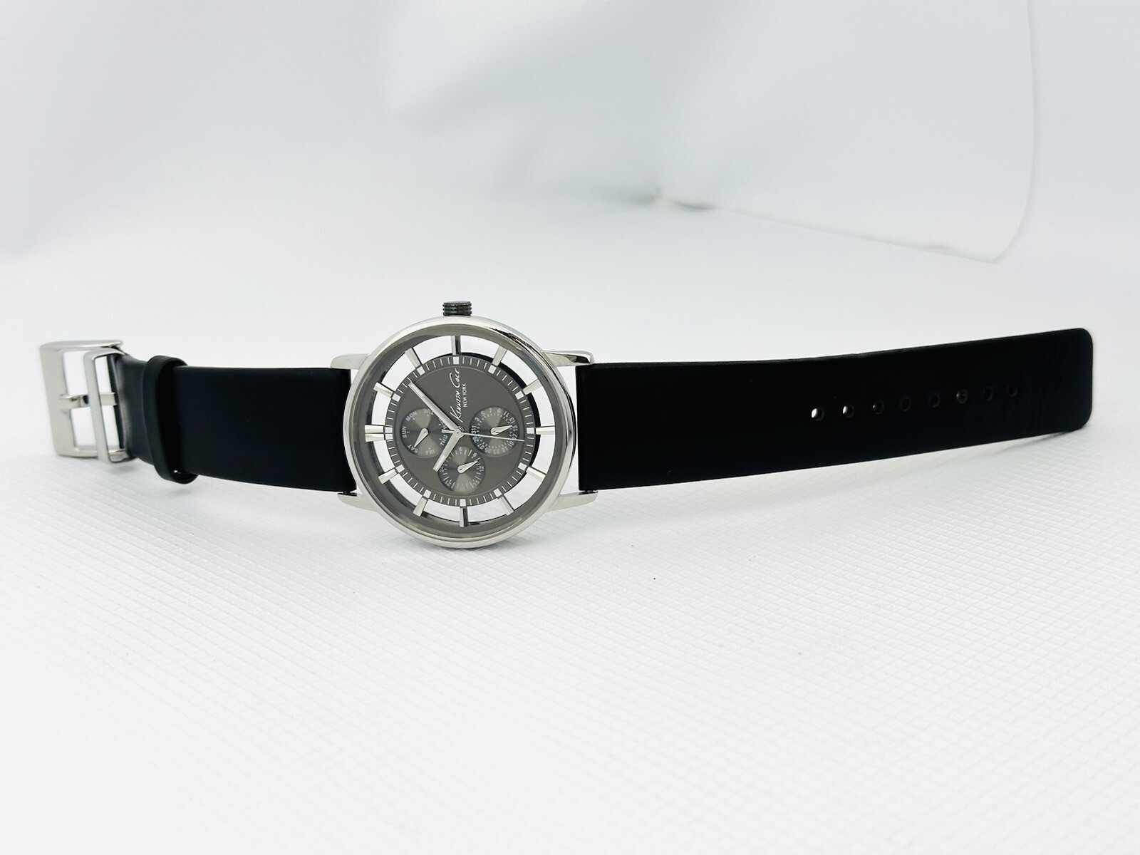 Kenneth Cole NY. KC1853 See-through transparent Mt.Grey Dial Leather Strap Watch