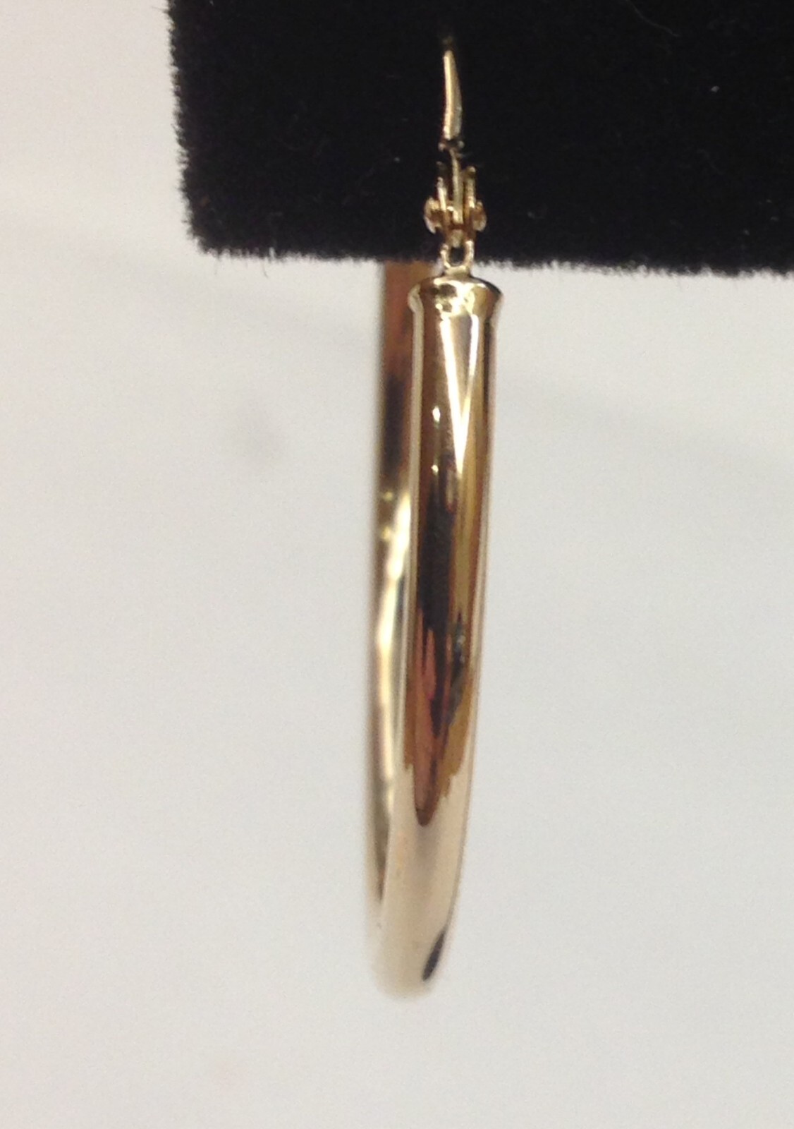 Fashion 10k Yellow Gold 2.0mm x 30mm Round Shiny Runway Tube Hoop Earrings