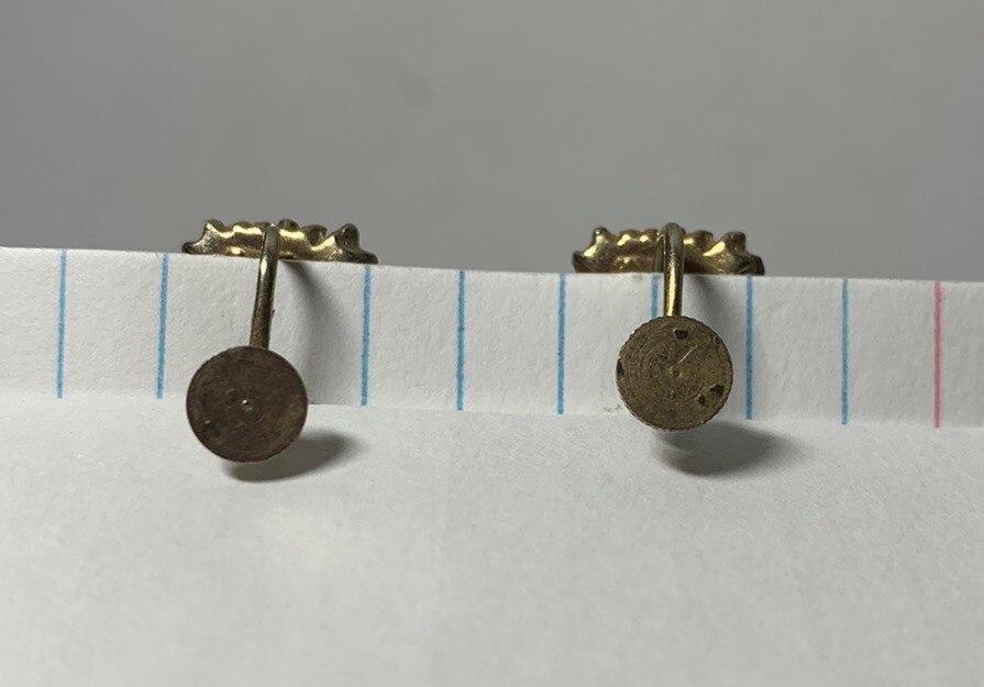 Vintage Emerald Cut Green Lab Created Screw Back Earrings 30 Stones Gold Tone