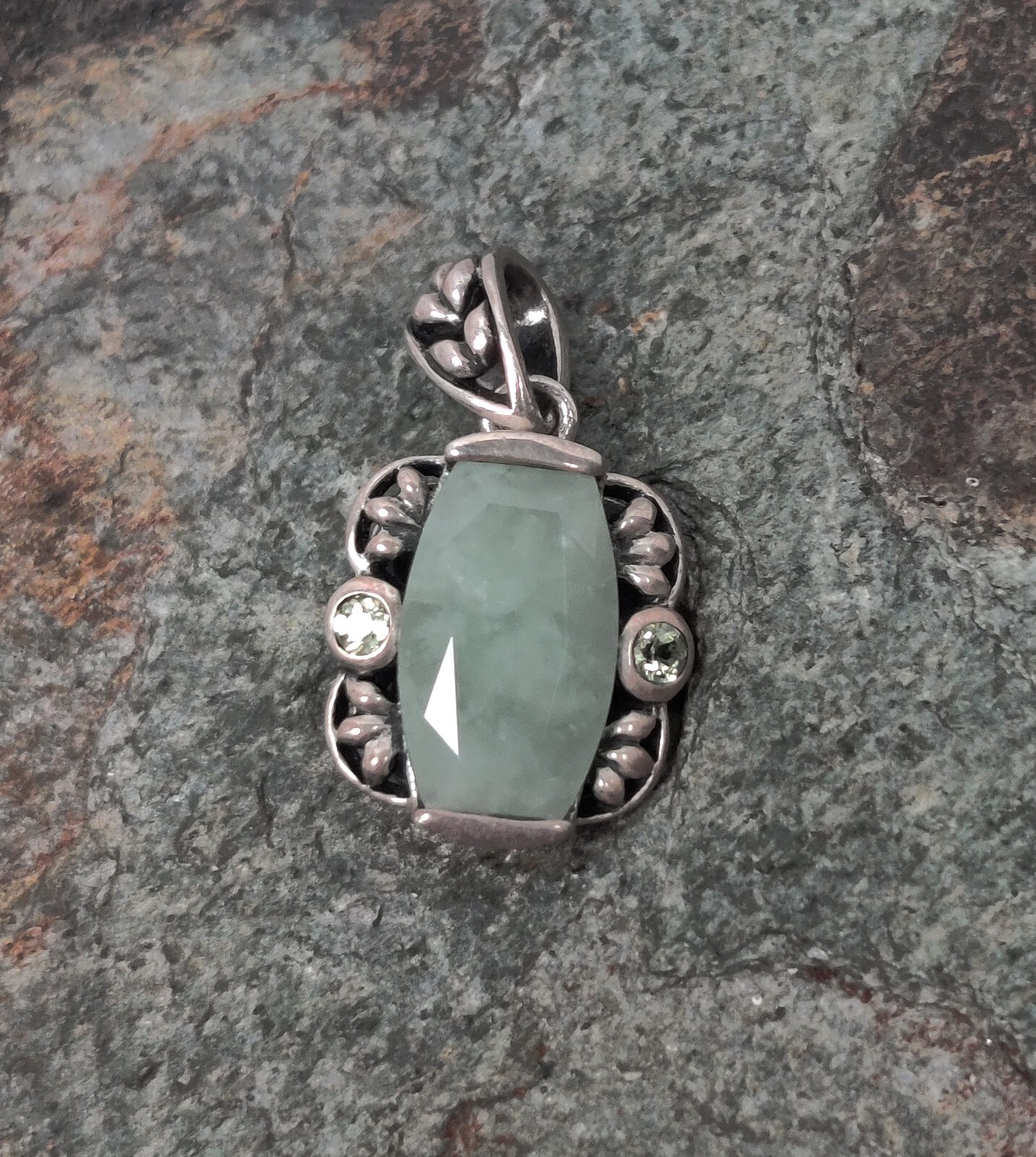 ACI Charm Pendant 925 Sterling Silver Prehnite Clear Quartz Art Nuveau Scroll