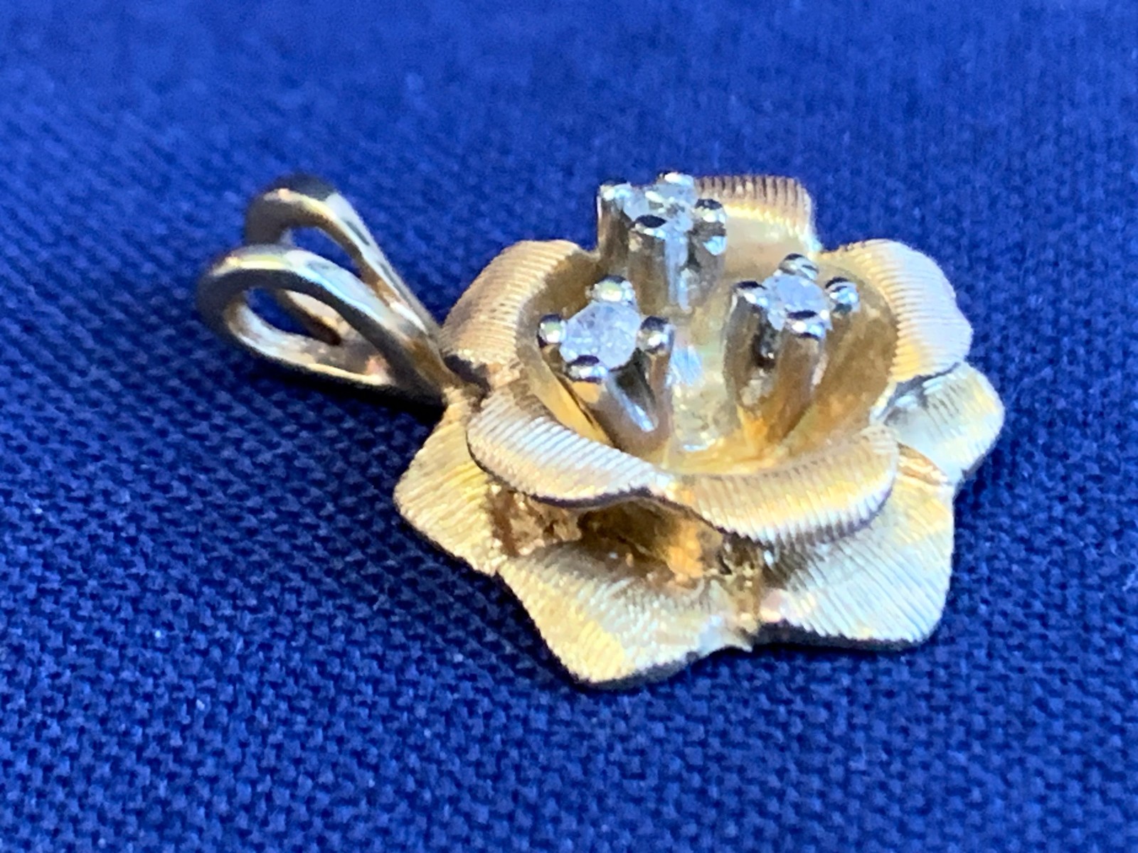 14K Yellow Gold Diamond Flower Pendant 3.29g Fine Jewelry Rose Charm *READ*