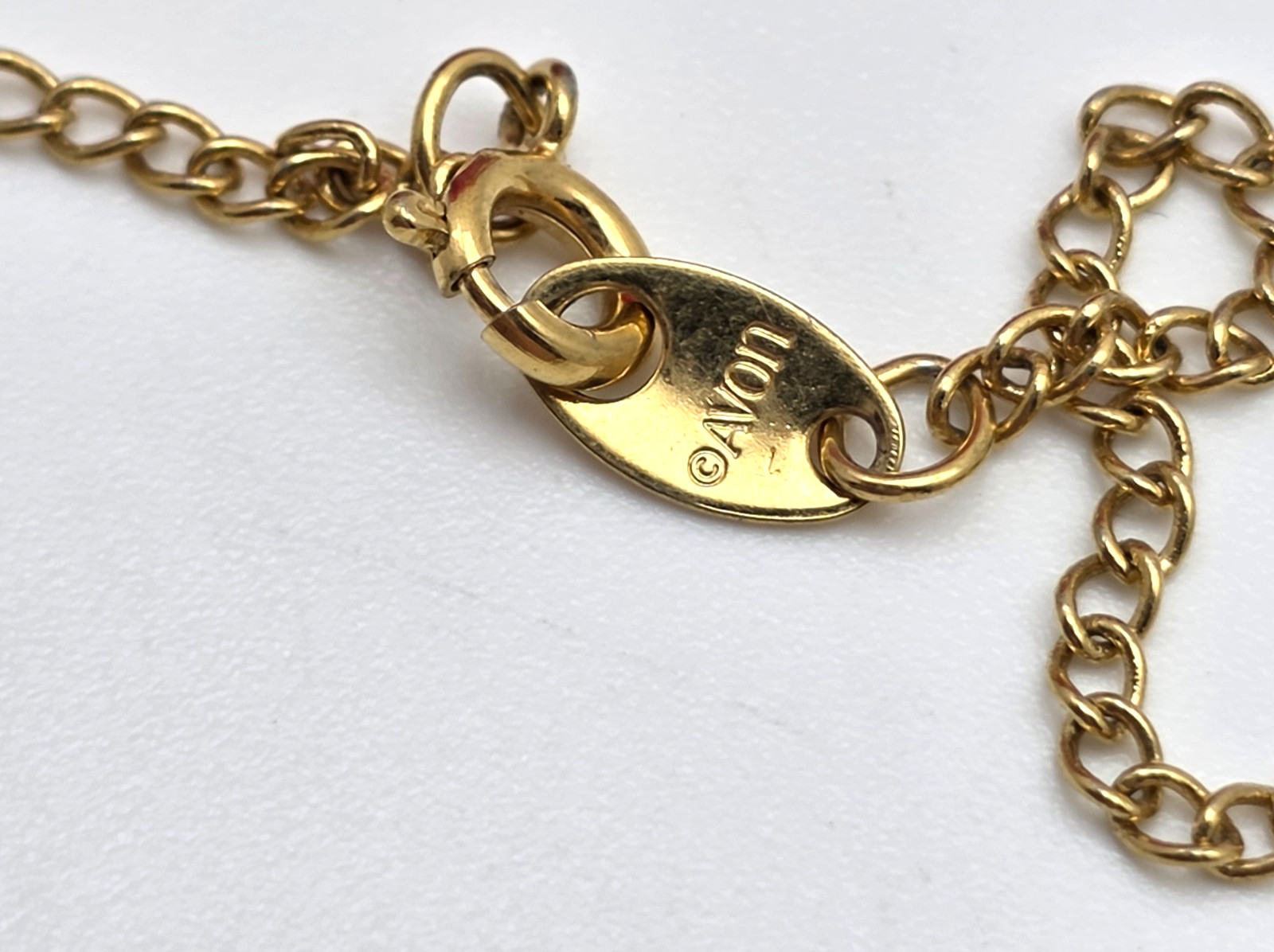 Vintage Avon Gold Tone Floating Crystal Slide Bar Anklet Pink Blue Clear 9.5 In