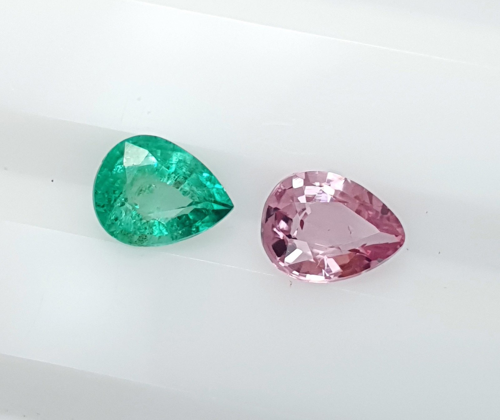 Stunning Natural Reverse Pair Emerald And Morganite 1.75 Carats Gemstone