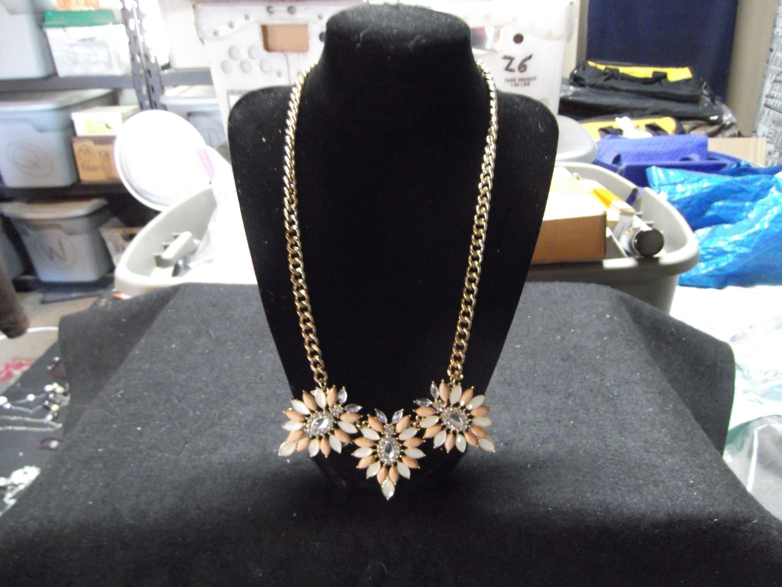 Peach and Creme Gold Tone Bib Necklace 12″in