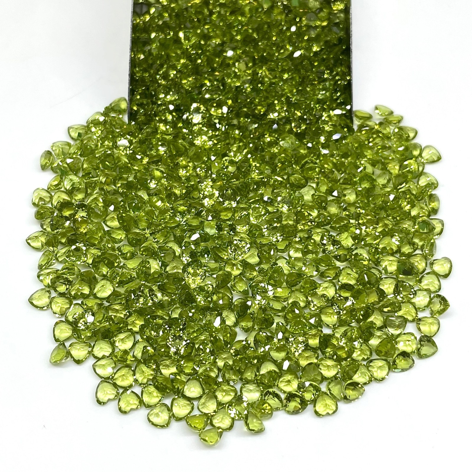 25 Pcs Natural Peridot 4mm Heart Cut Untreated Top Green Loose Gemstones Lot