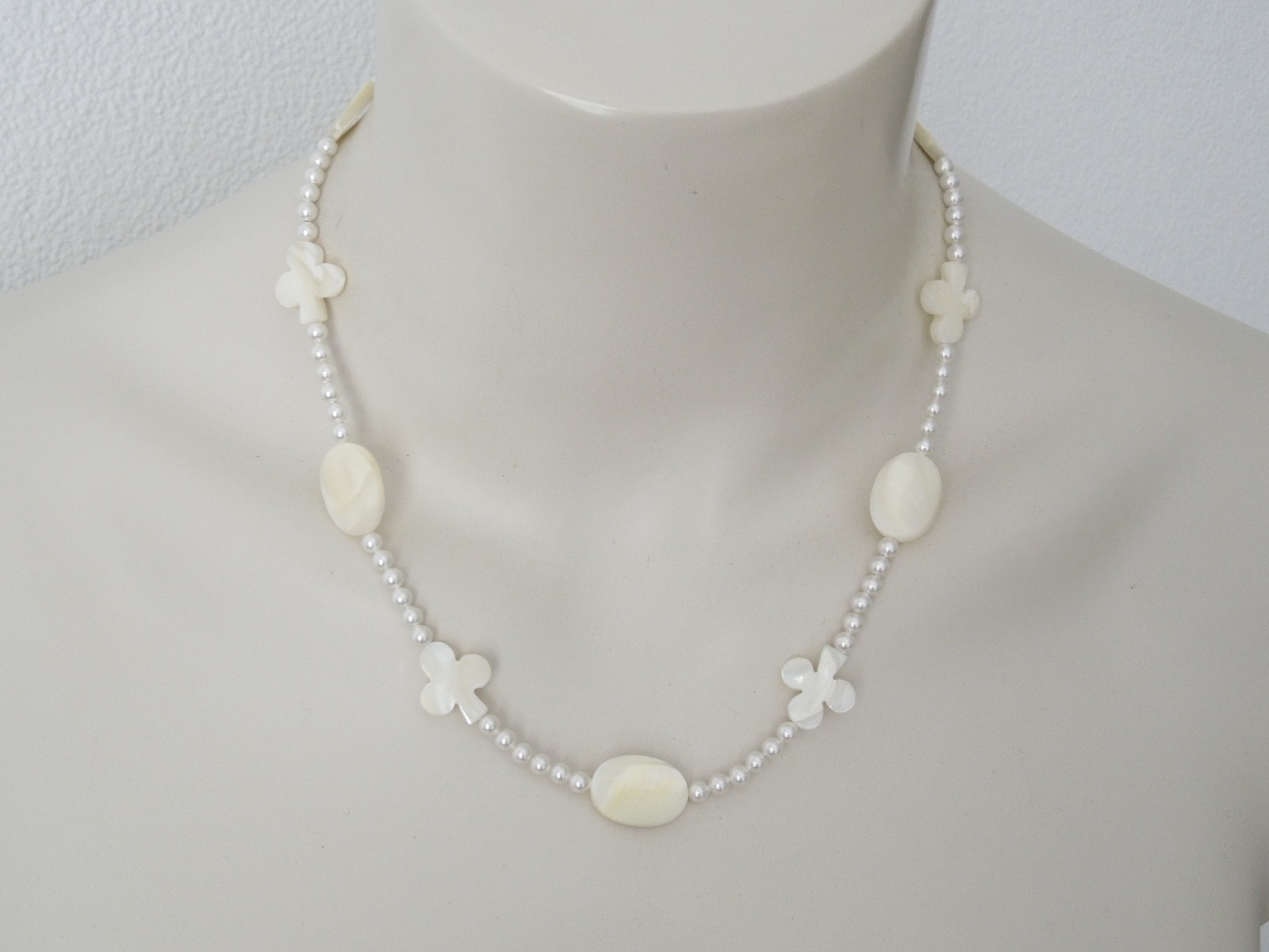 Necklace Mother Of Pearl Elements And Artificial Pearls 21.9 G/Approx. 49 Cm