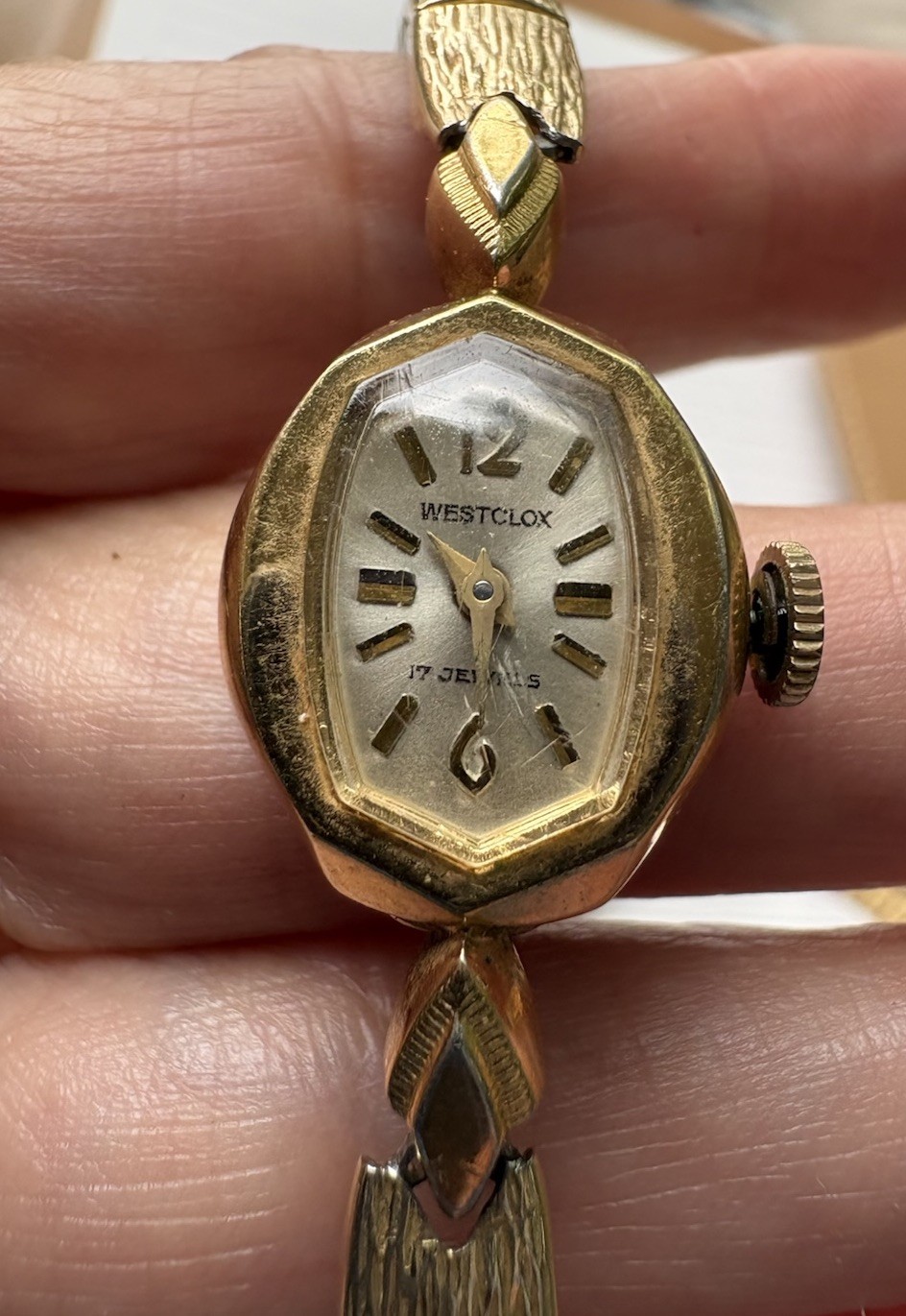Weatclox Gold Tone Stainless Steel Ladies 17 Jewels Watch