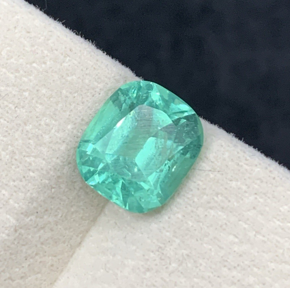 No Heat stunning 5.05 Cts Apatite 10.4×9.1×6.9mm Cushion cut