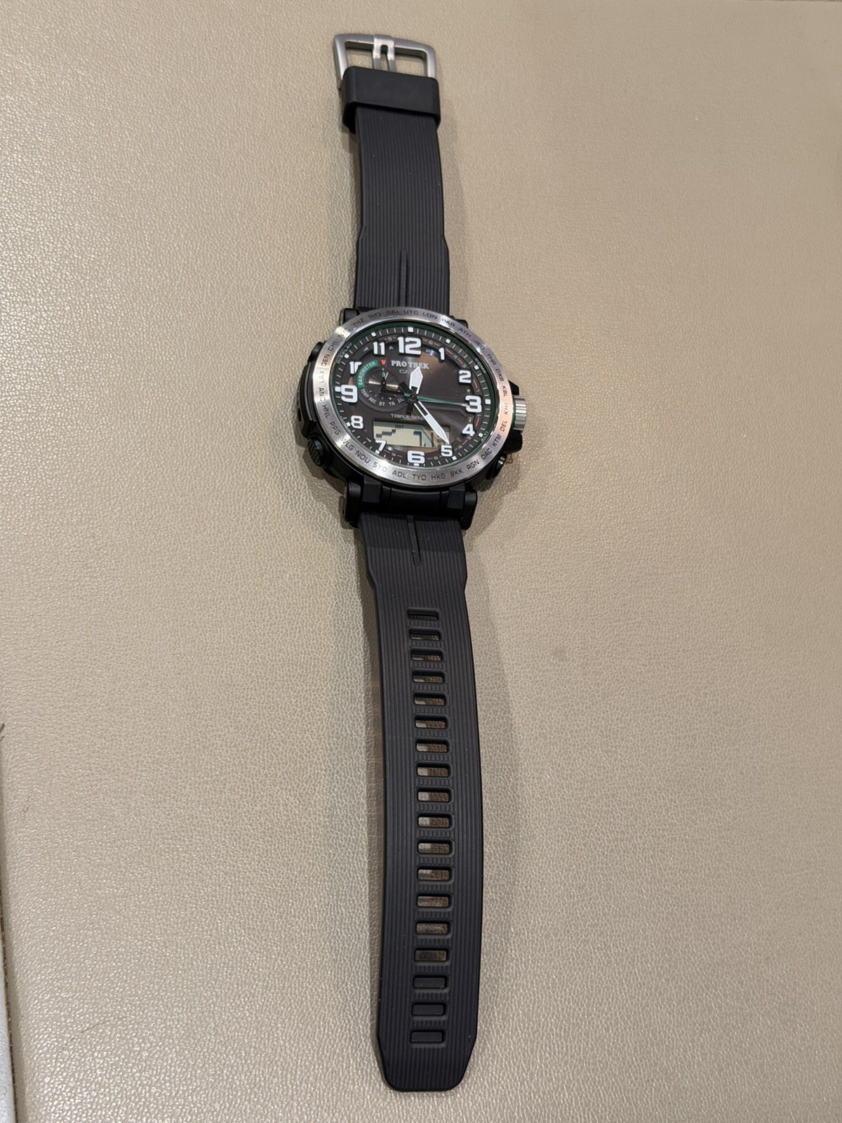 Casio Pro Trek Men’s Black Dial Triple Sensor Solar Powered PRG601-1 New, No Box