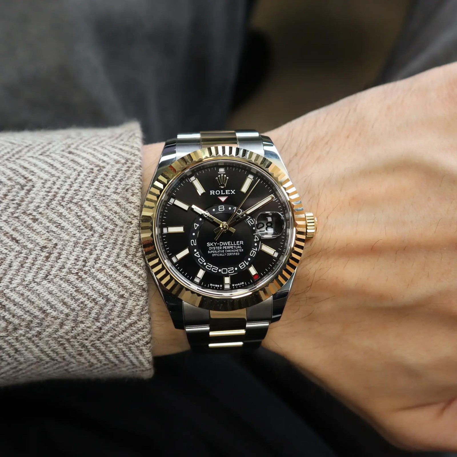 2024 New Rolex 336933 Sky-Dweller Black Dial 18K Yellow Gold Steel Oyster Watch
