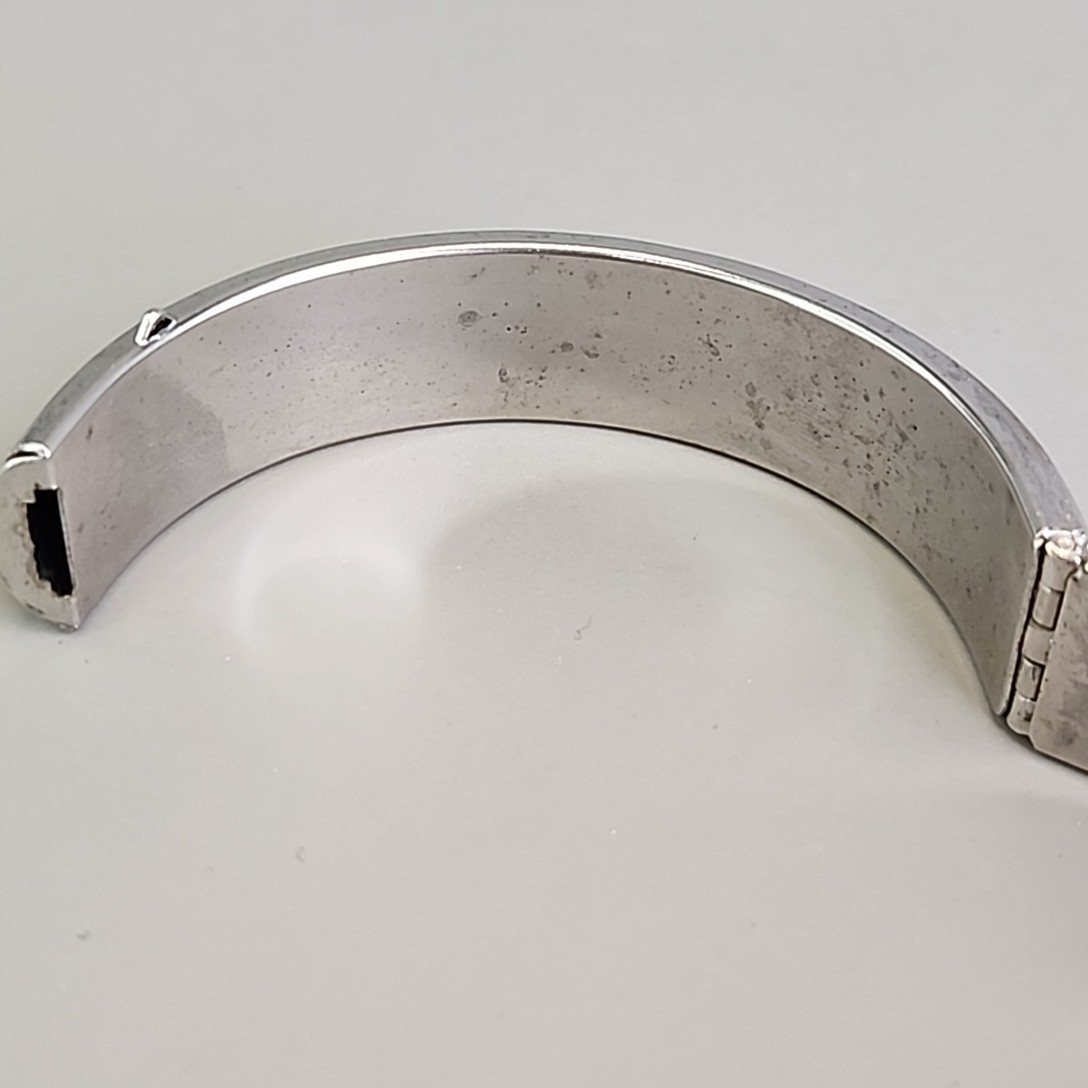 Vintage Etched Bangle Bracelet 14mm Hinged Puffy Silver Tone Push Lock 6.5″