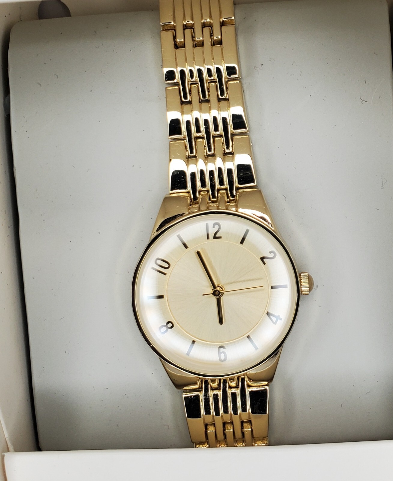 NEW Target Watch Womens Polished Gold Tone Self Adjustable Bracelet NEED BATTERY