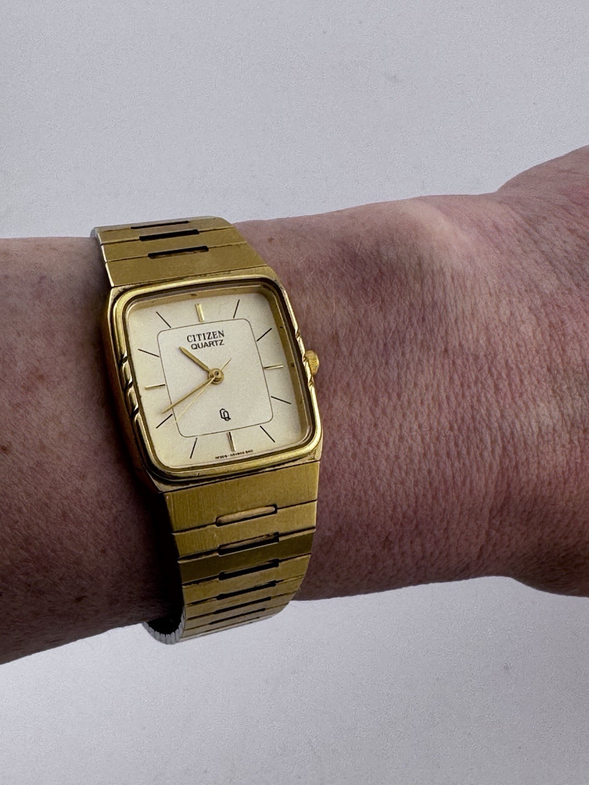 Citizen Quartz 3630-054609 Gold Tone Vintage Watch Japan Working